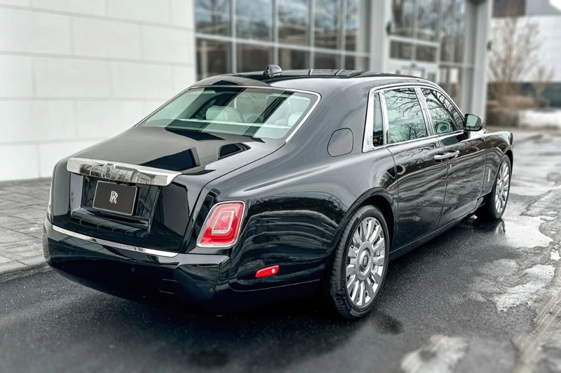 mph001_4061294652_Used_2023_Rolls_Royce_Phantom_1769430956_b1a0f11d05