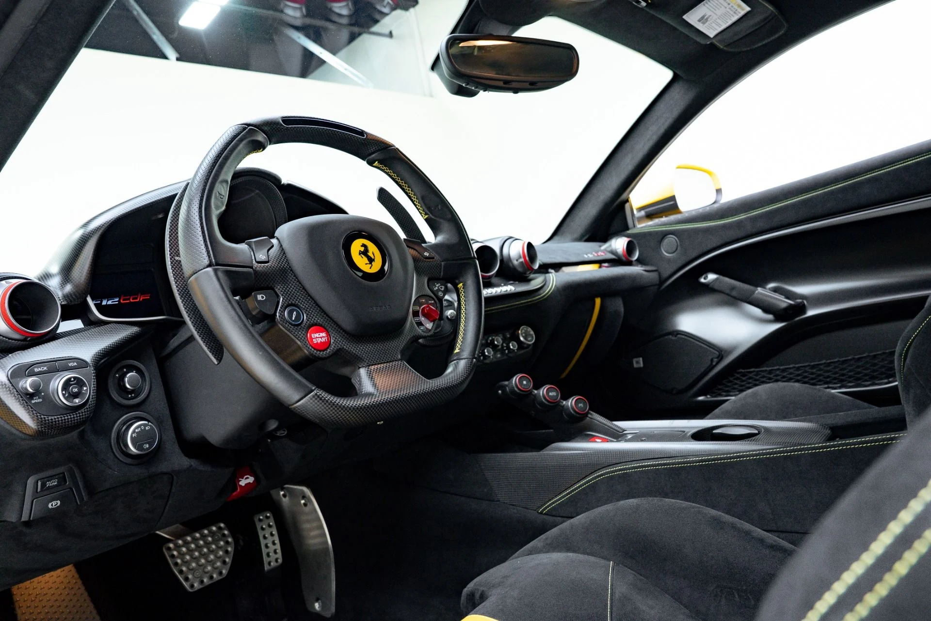 mph001_4068094221_Used_2017_Ferrari_F12tdf_1777334910_1fdf7b276f