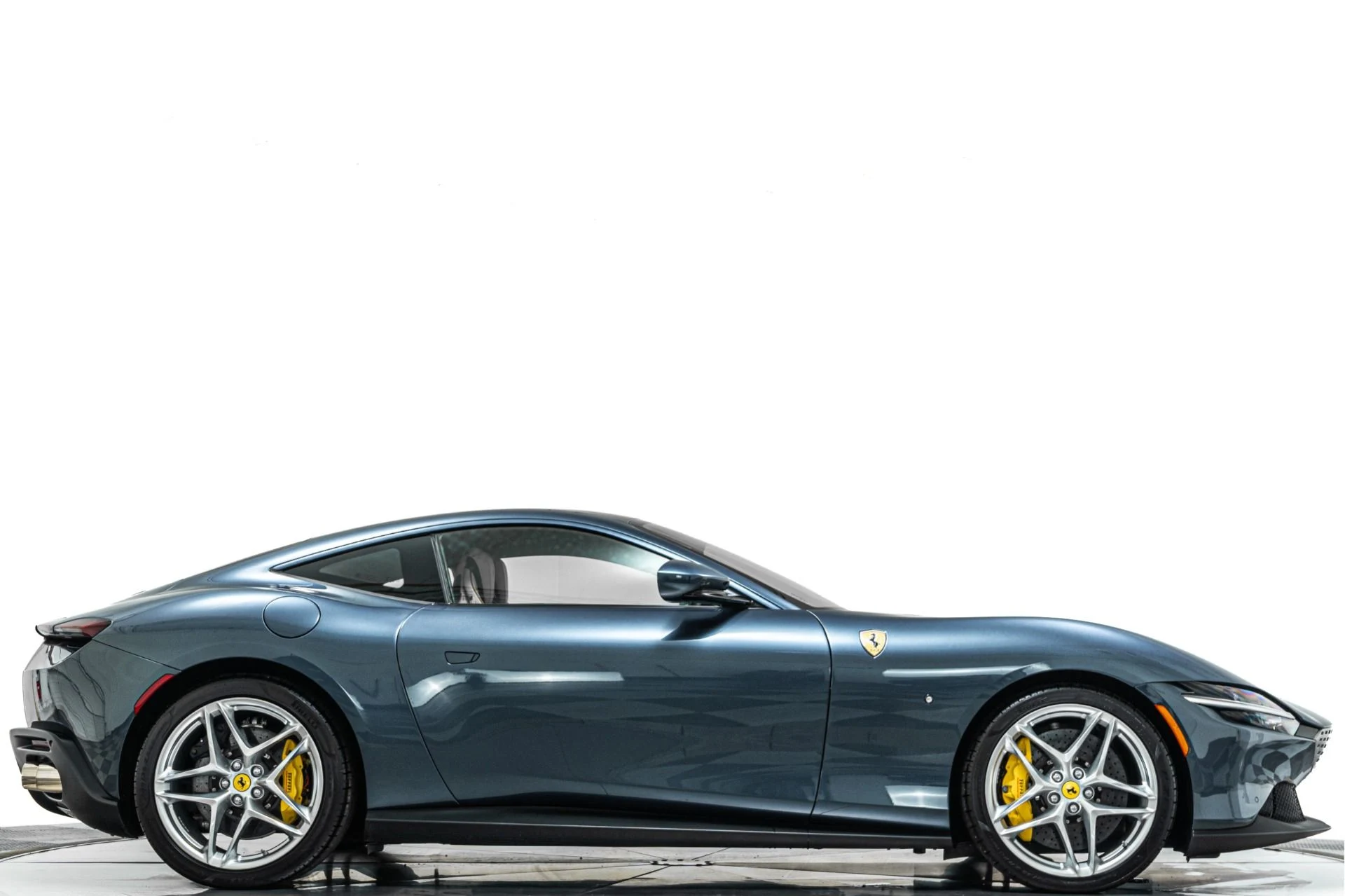 mph001_4068587884_Used_2022_Ferrari_Roma_Low_Miles_Ventilated_Daytona_Seats_Two_Tone_Interior_Beautiful_1791313044_135d988549