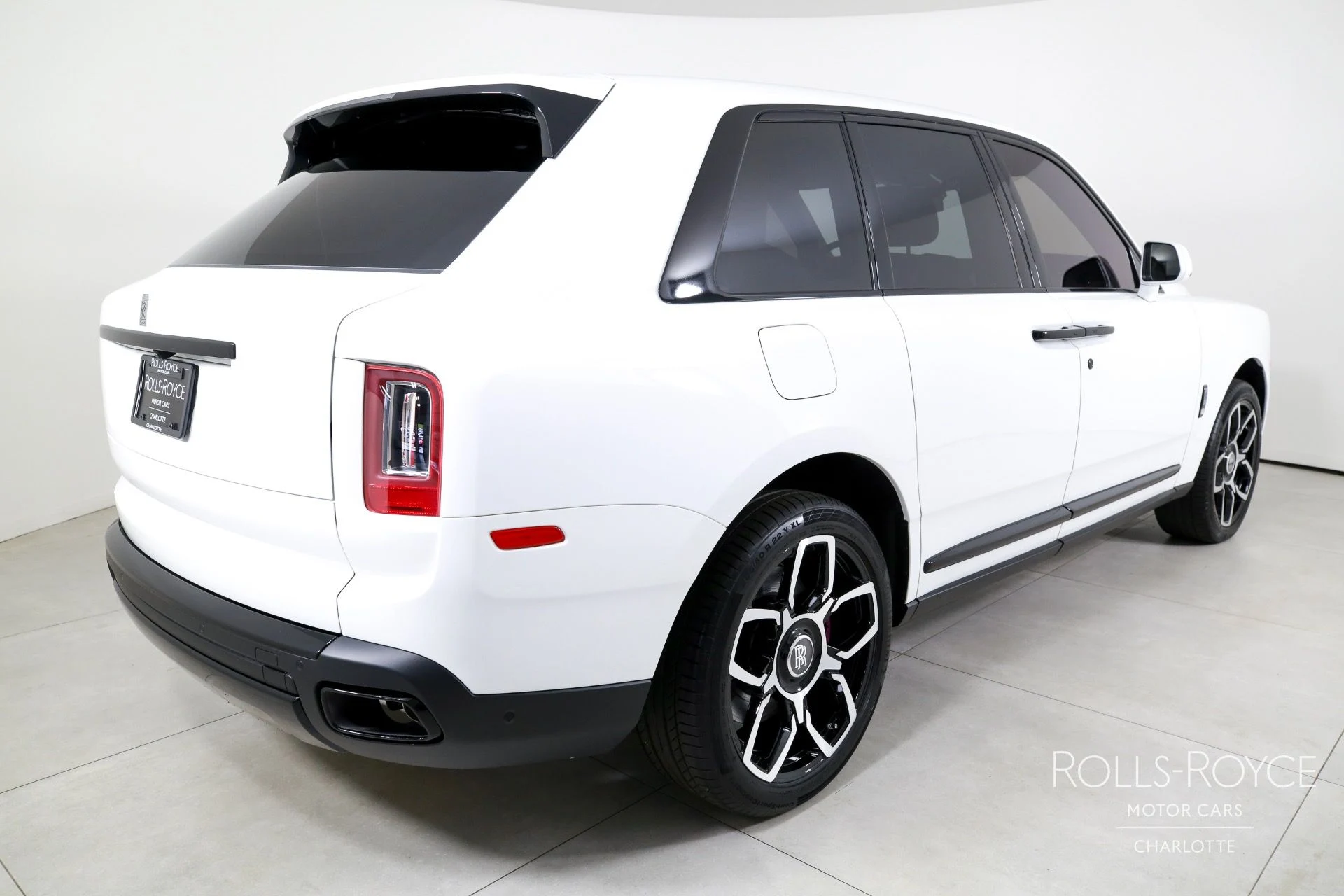 mph001_4074570458_Used_2024_Rolls_Royce_Cullinan_1750949955_aac67436b0