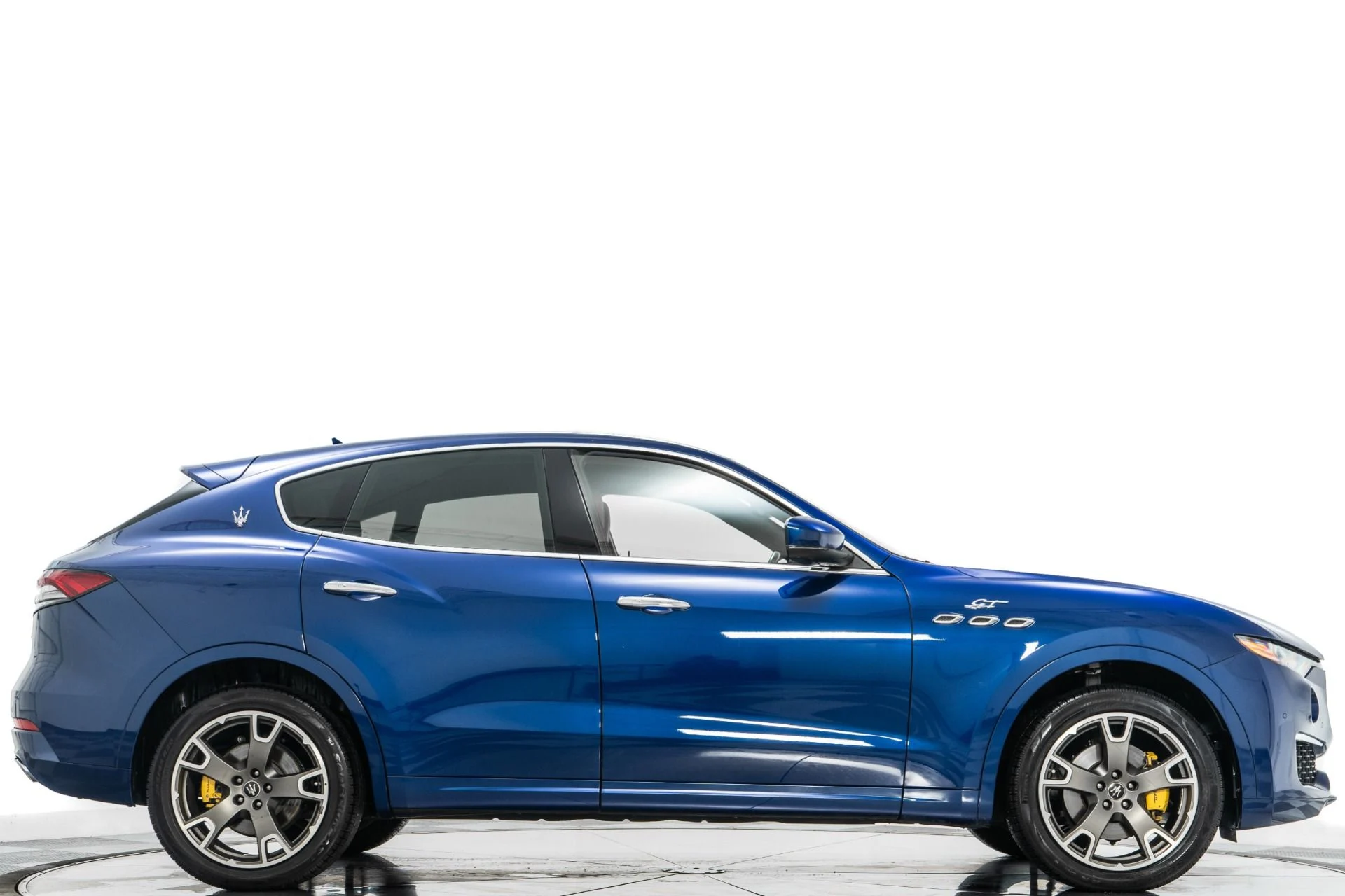 mph001_4080477065_Used_2022_Maserati_Levante_GT_1756225683_a406a1b827