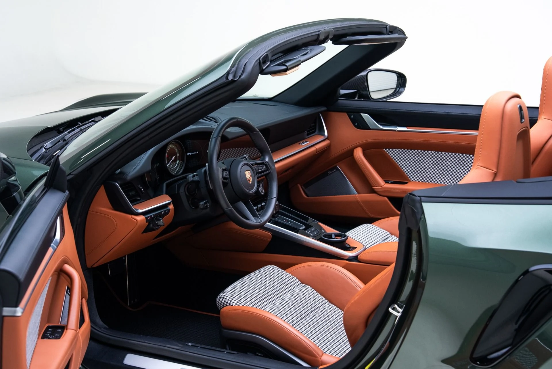 mph001_4081386808_Used_2024_Porsche_911_Turbo_S_Cab_1775066595_009c0e85a8