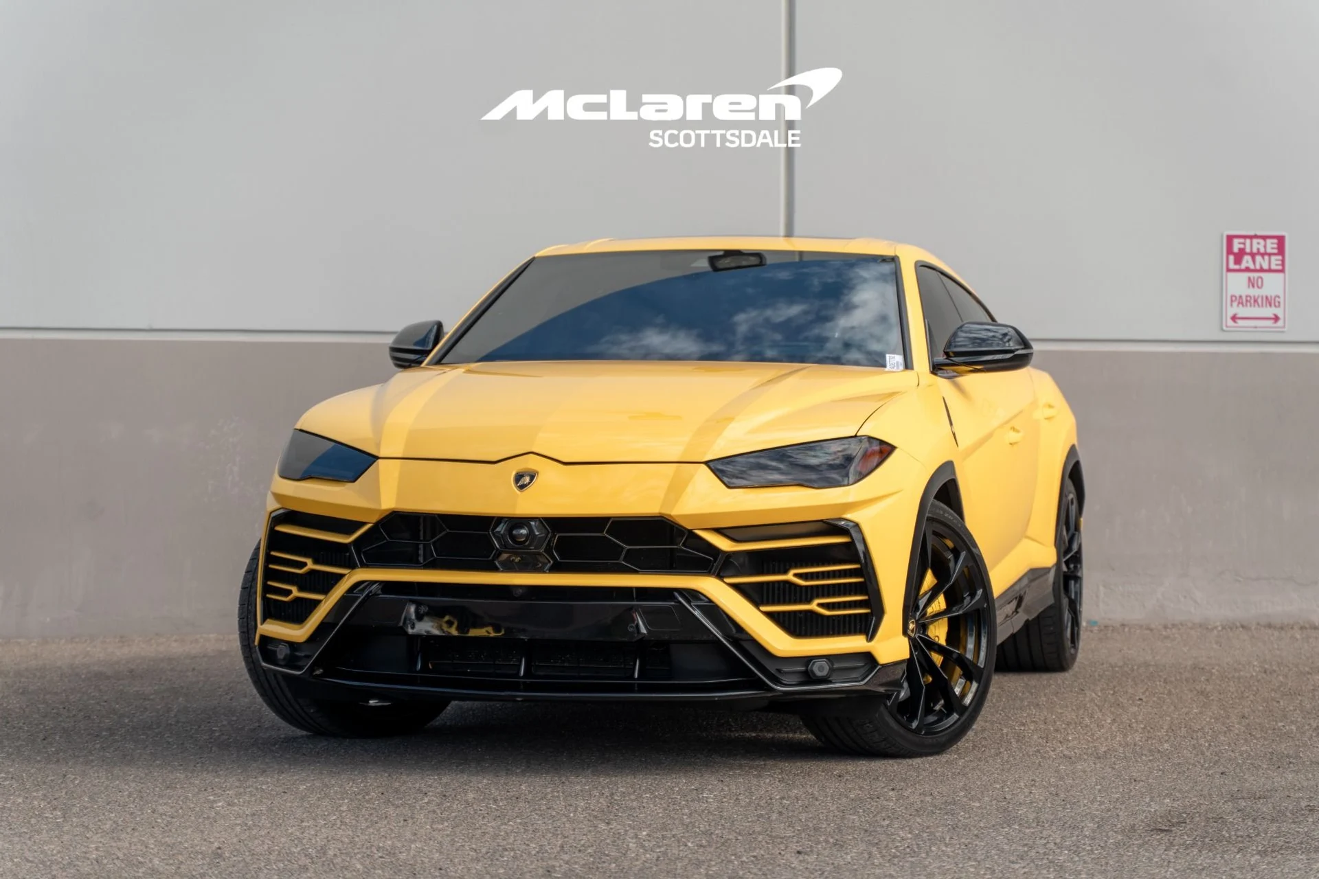 mph001_4082586351_Used_2021_LAMBORGHINI_URUS_1775536834_3ae6f61204