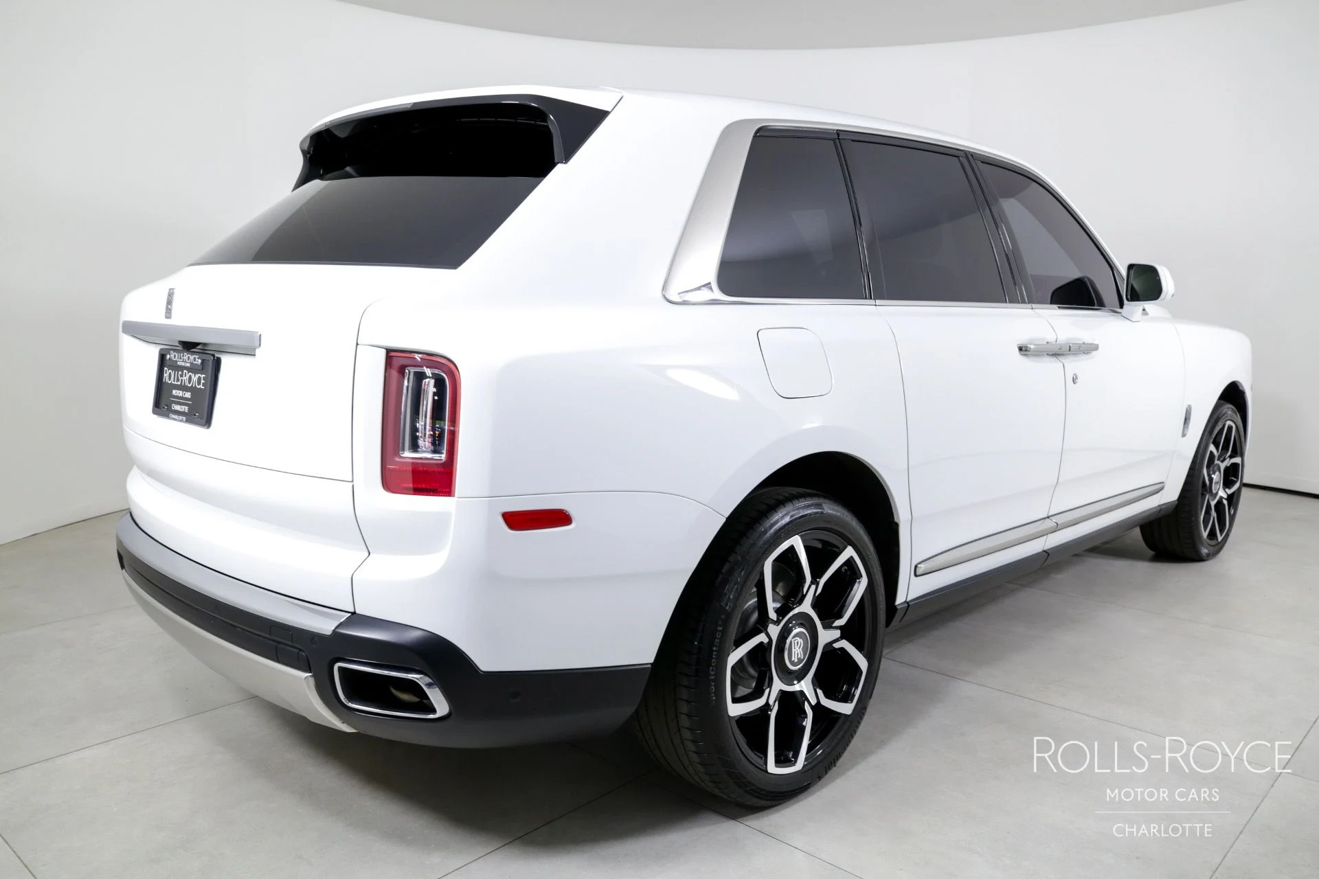 mph001_4092959023_Used_2020_Rolls_Royce_Cullinan_1729535260_48554b7306