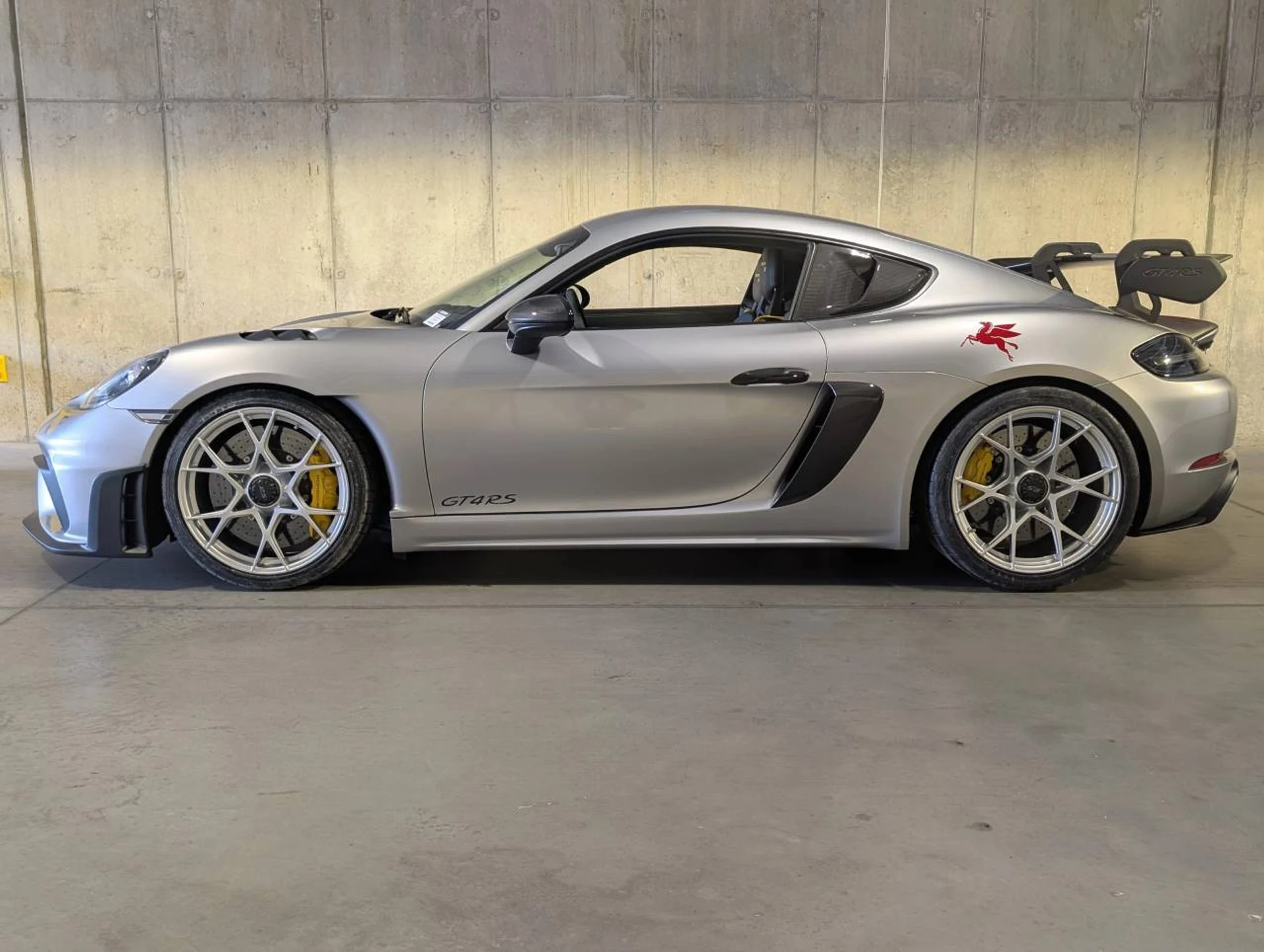 mph001_4092976936_58ae6a27728f1d41b1f458956c1350d4x_93e93ac7dd