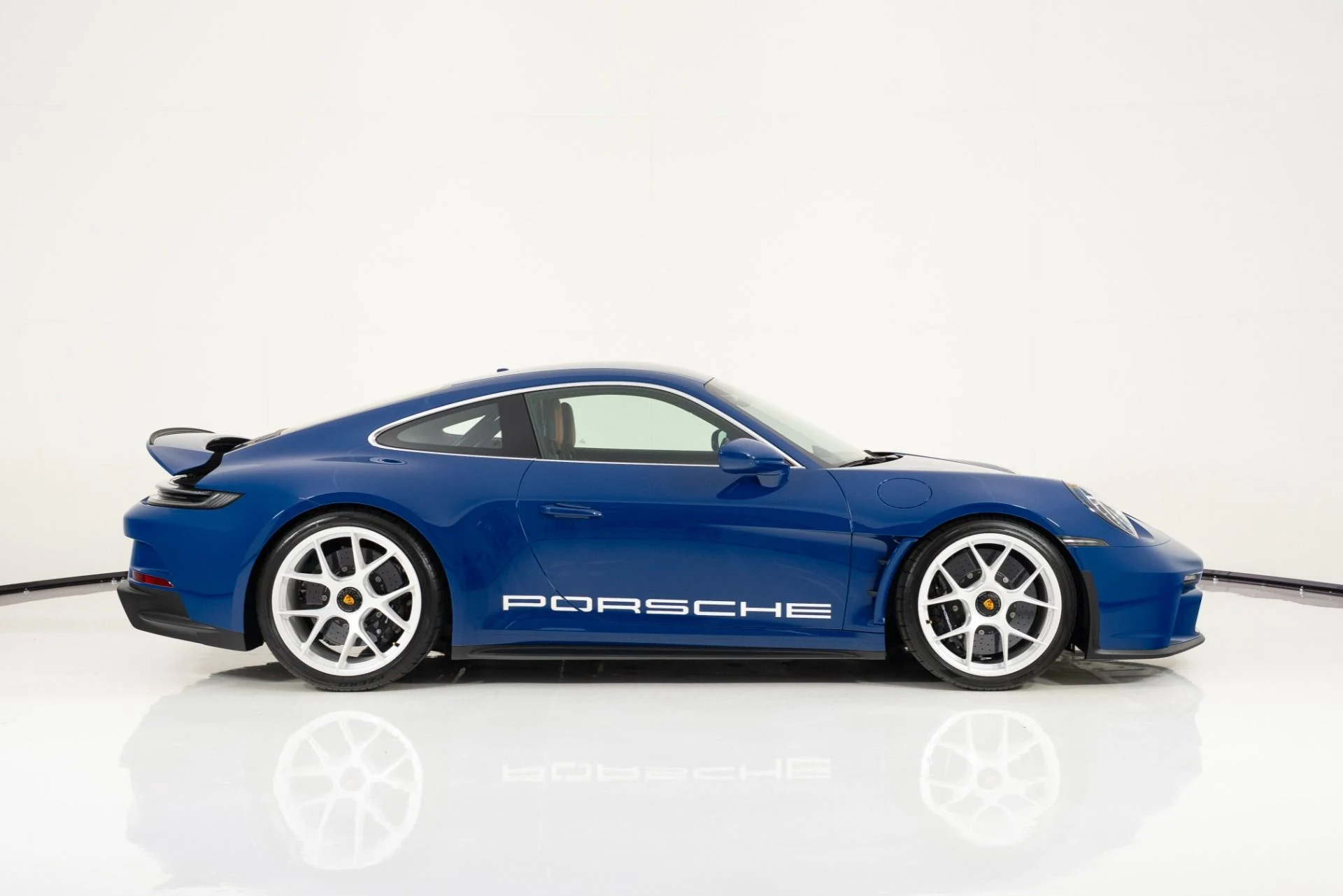 mph001_4093766333_Used_2024_Porsche_911_ST_1758136873_7118d2c3cb