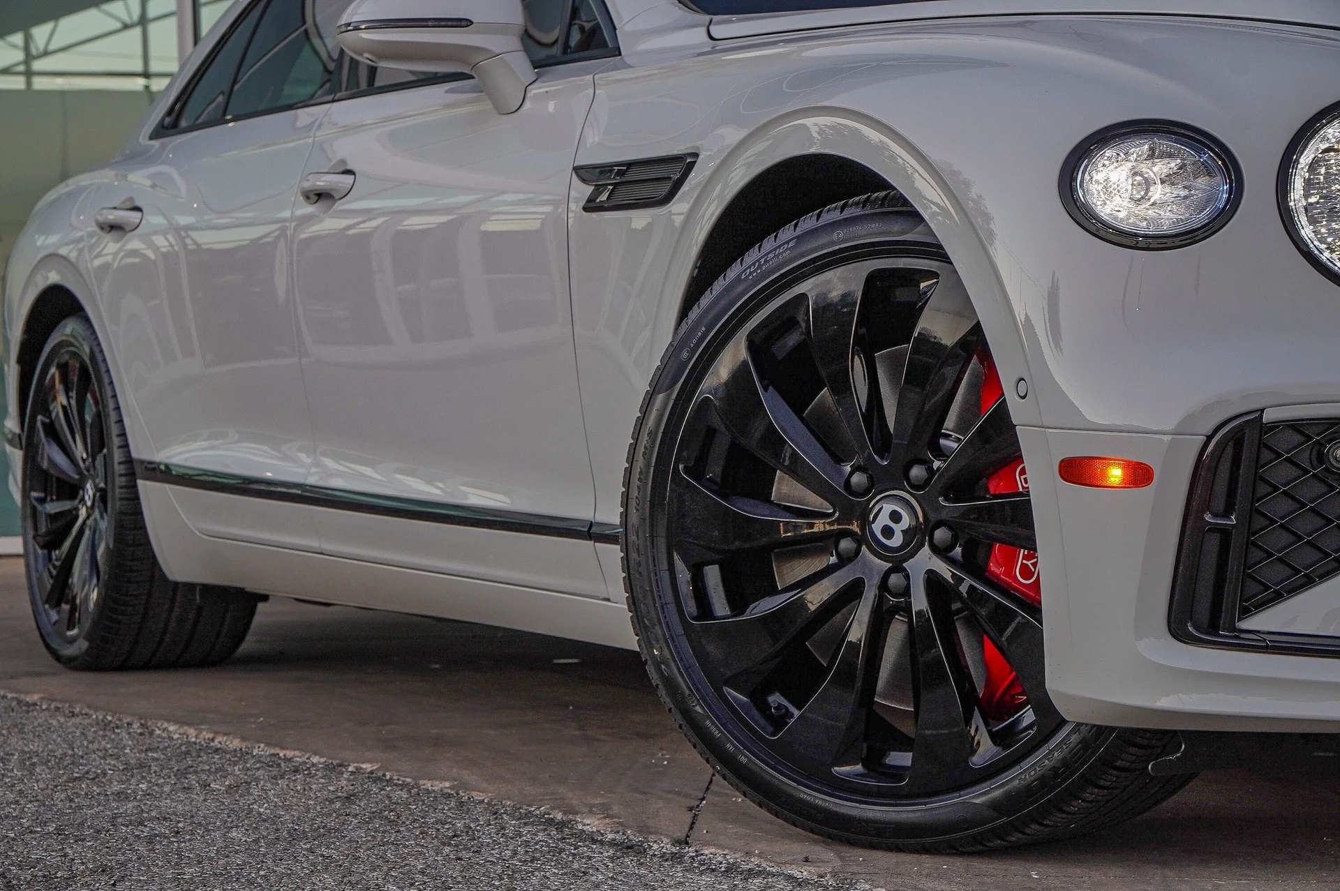 mph001_4095987102_Hi_Tech_Luxury_Imports_LLC_SCBBP_6_ZG_5_TC_025490_image_1_de3aa7c0b8