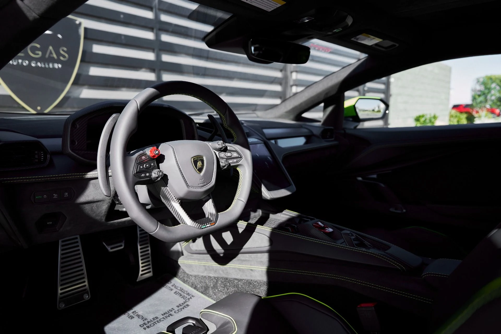 mph001_4097267160_Used_2025_Lamborghini_Revuelto_1769824394_af3a6c07c8