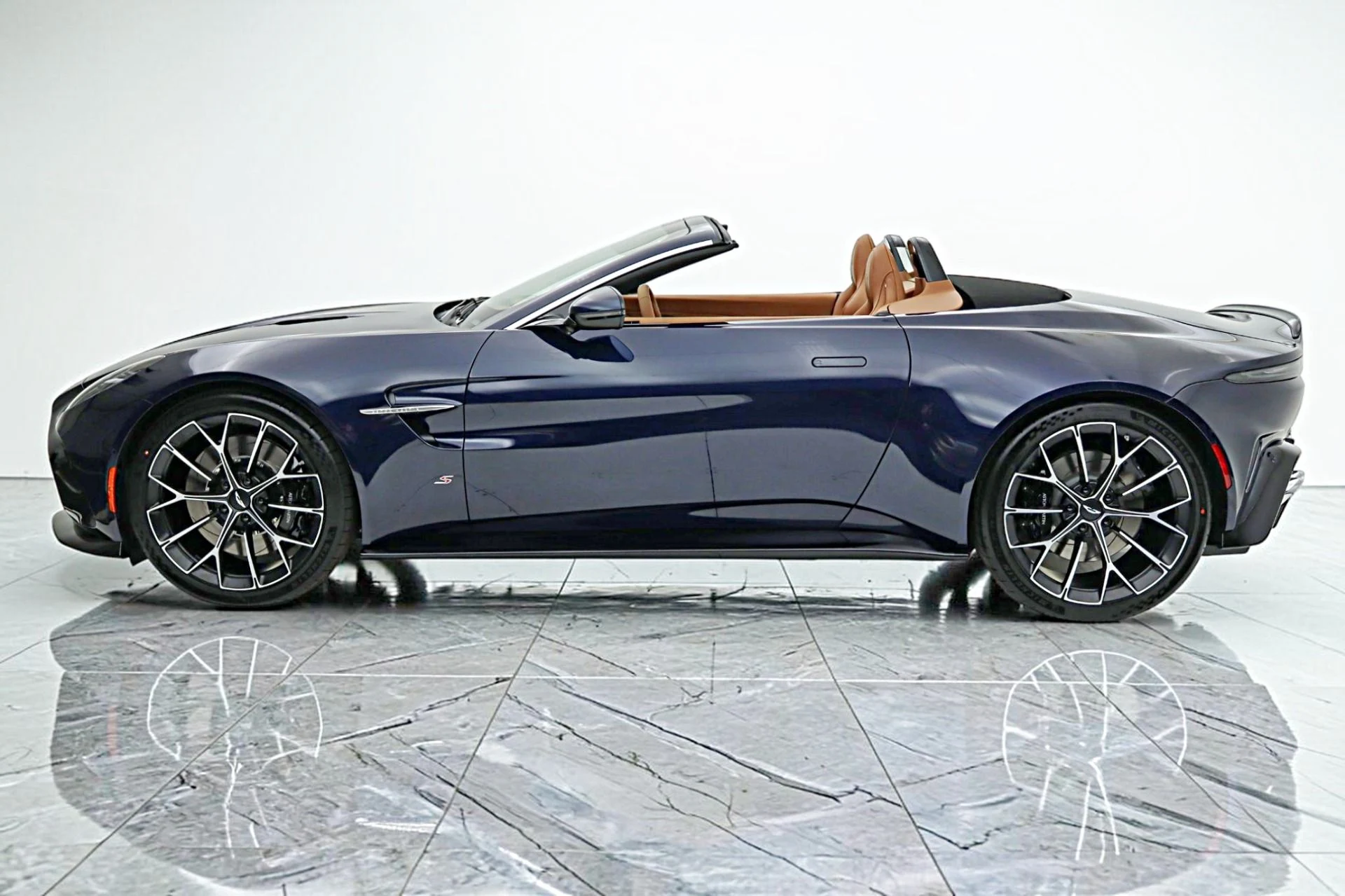 mph001_4106533014_New_2026_Aston_Martin_Vantage_S_Roadster_b139367ad4