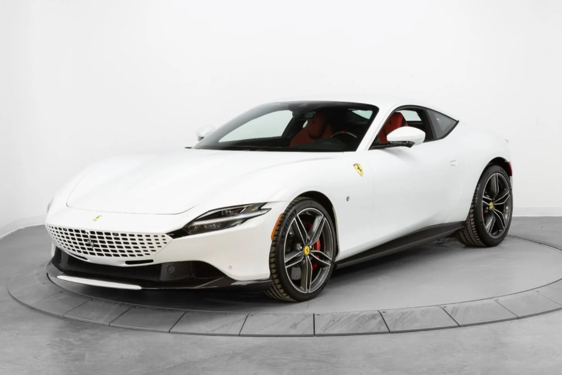 mph001_4132019740_Used_2024_Ferrari_Roma_1770394402_1ecbc4d330