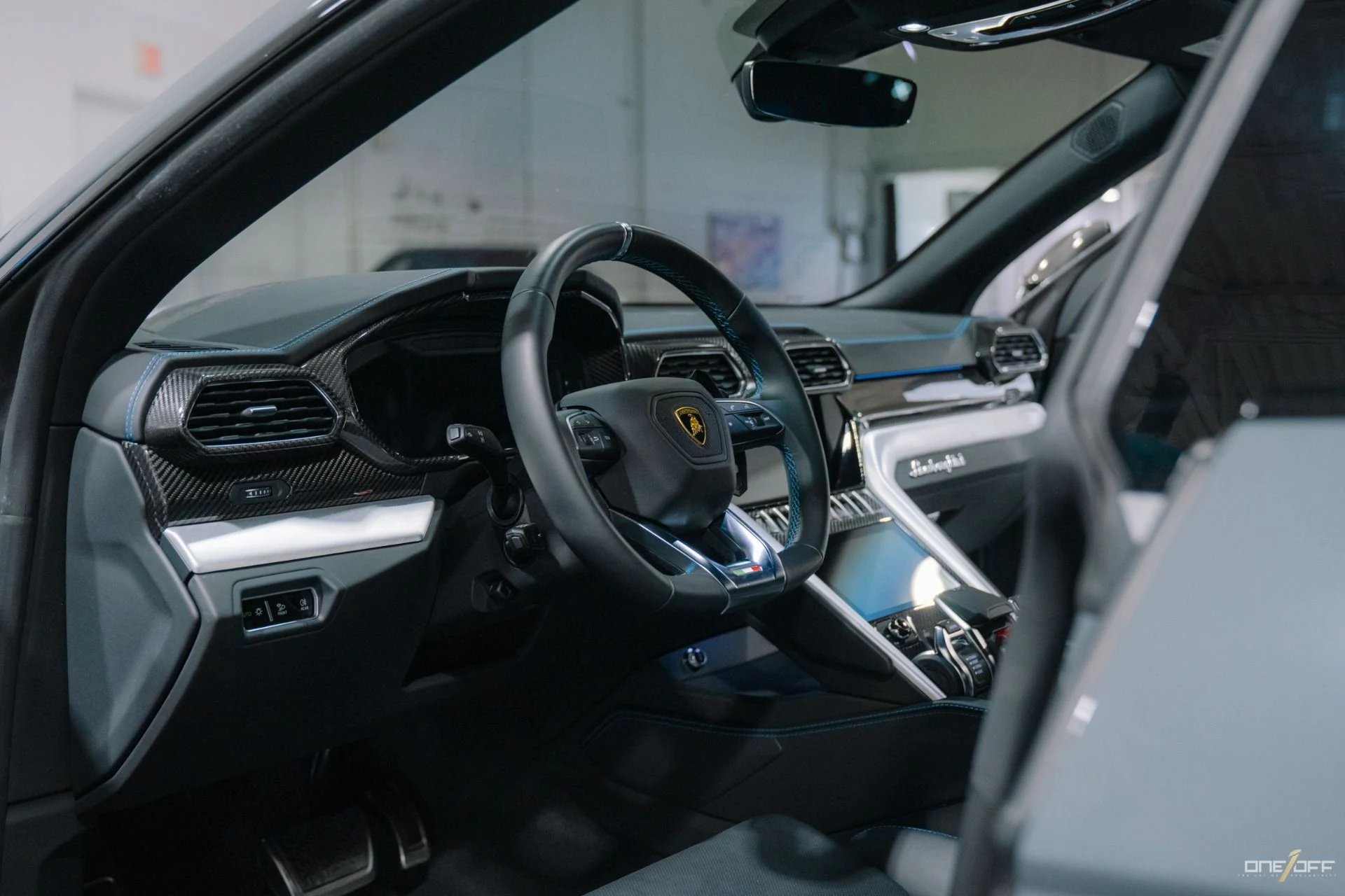 mph001_4145822404_Used_2022_Lamborghini_Urus_306_K_MSRP_ALL_Carbon_Grigio_Telesto_Paint_1752782699_fff14be293