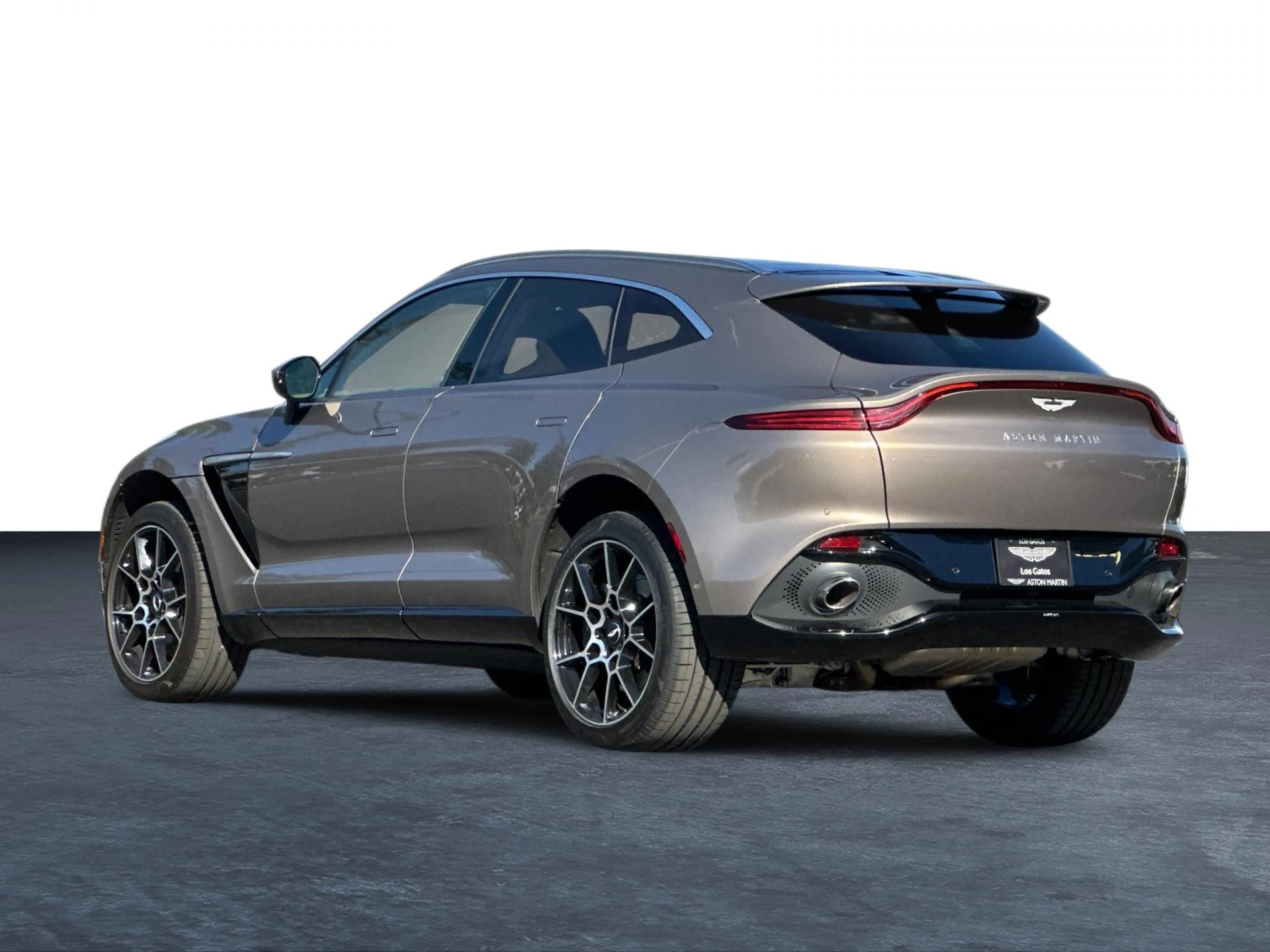 mph001_4157431238_Used_2021_Aston_Martin_DBX_1758724389_483744a0a7