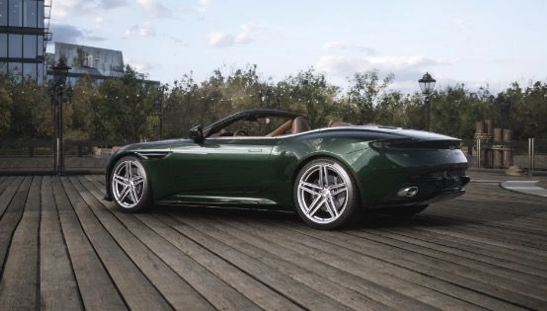 mph001_4159127958_New_2026_Aston_Martin_DB_12_Volante_04c55b2664