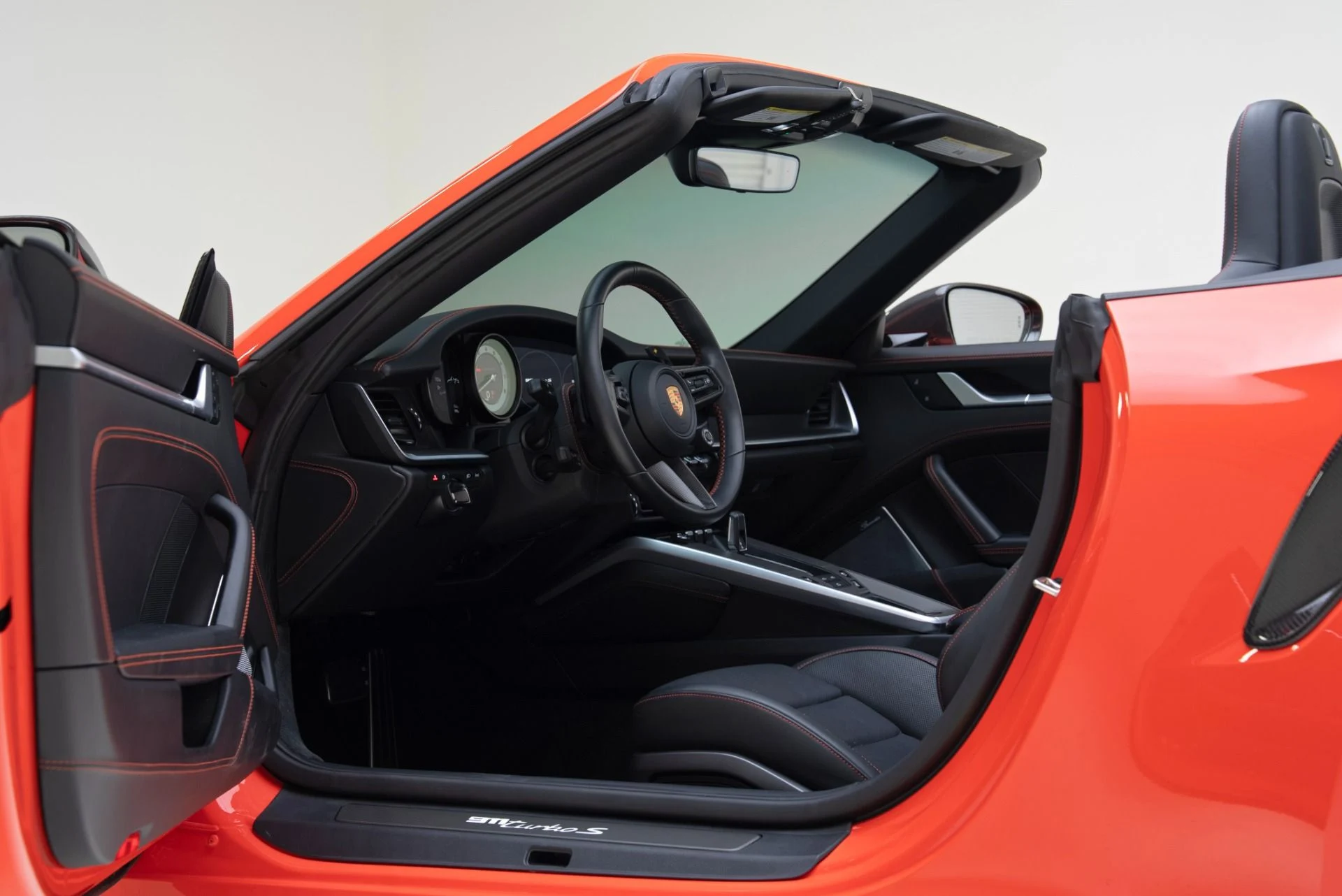 mph001_4159579559_Used_2022_Porsche_911_Turbo_S_1779228763_8f1100116c