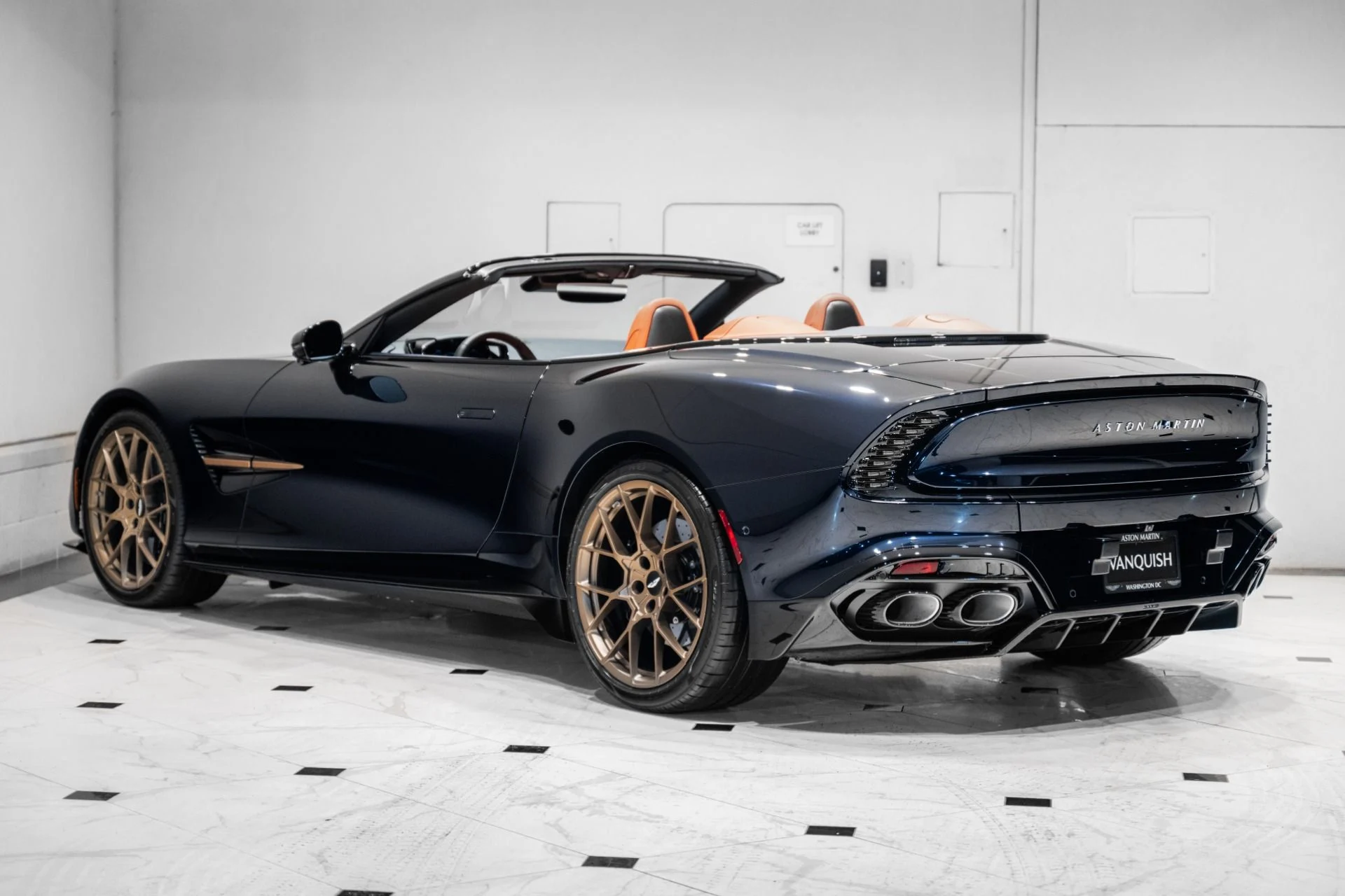 mph001_4166034280_New_2026_Aston_Martin_Vanquish_Volante_Thrillseeker_Edition_1_of_3_1768066424_e3dabc9654