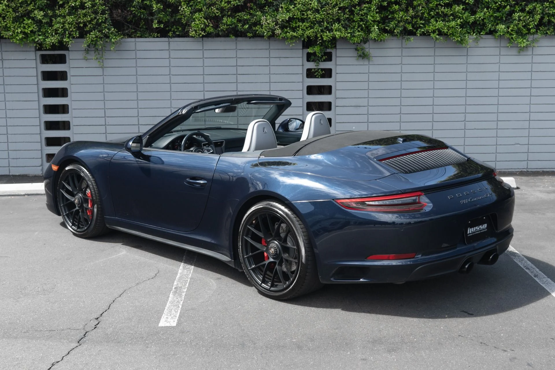 mph001_4169163541_Used_2017_Porsche_911_Carrera_GTS_1758659298_8b8669955b