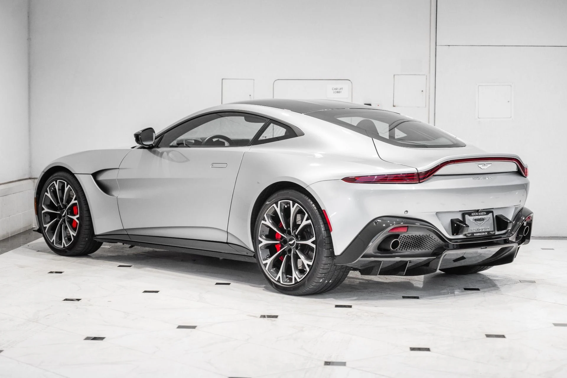 mph001_4172609304_Used_2019_Aston_Martin_Vantage_1779799907_c1230f379f