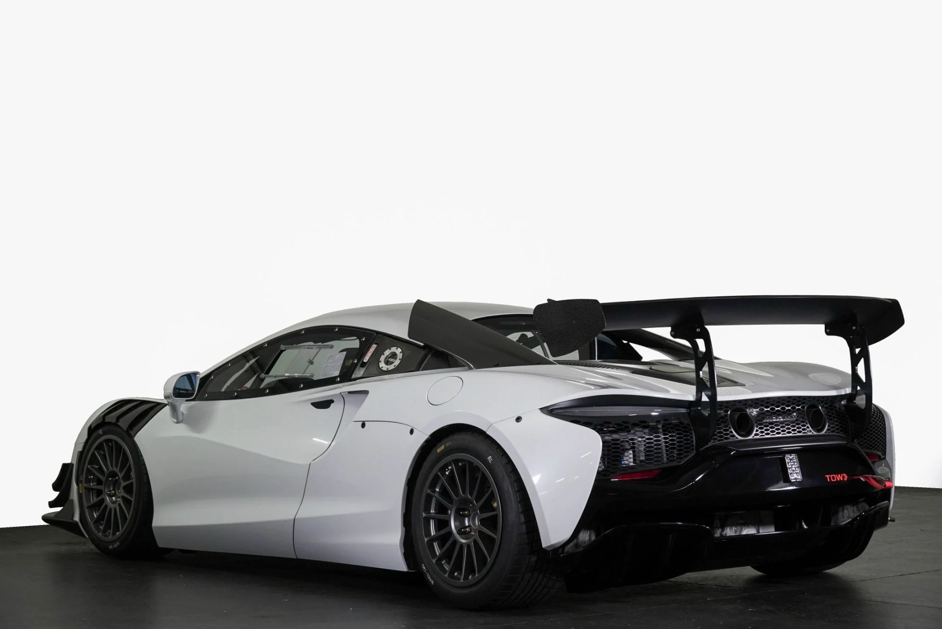 mph001_4174909262_Used_2023_Mc_Laren_Artura_Trophy_EVO_1775707442_556fac9dca