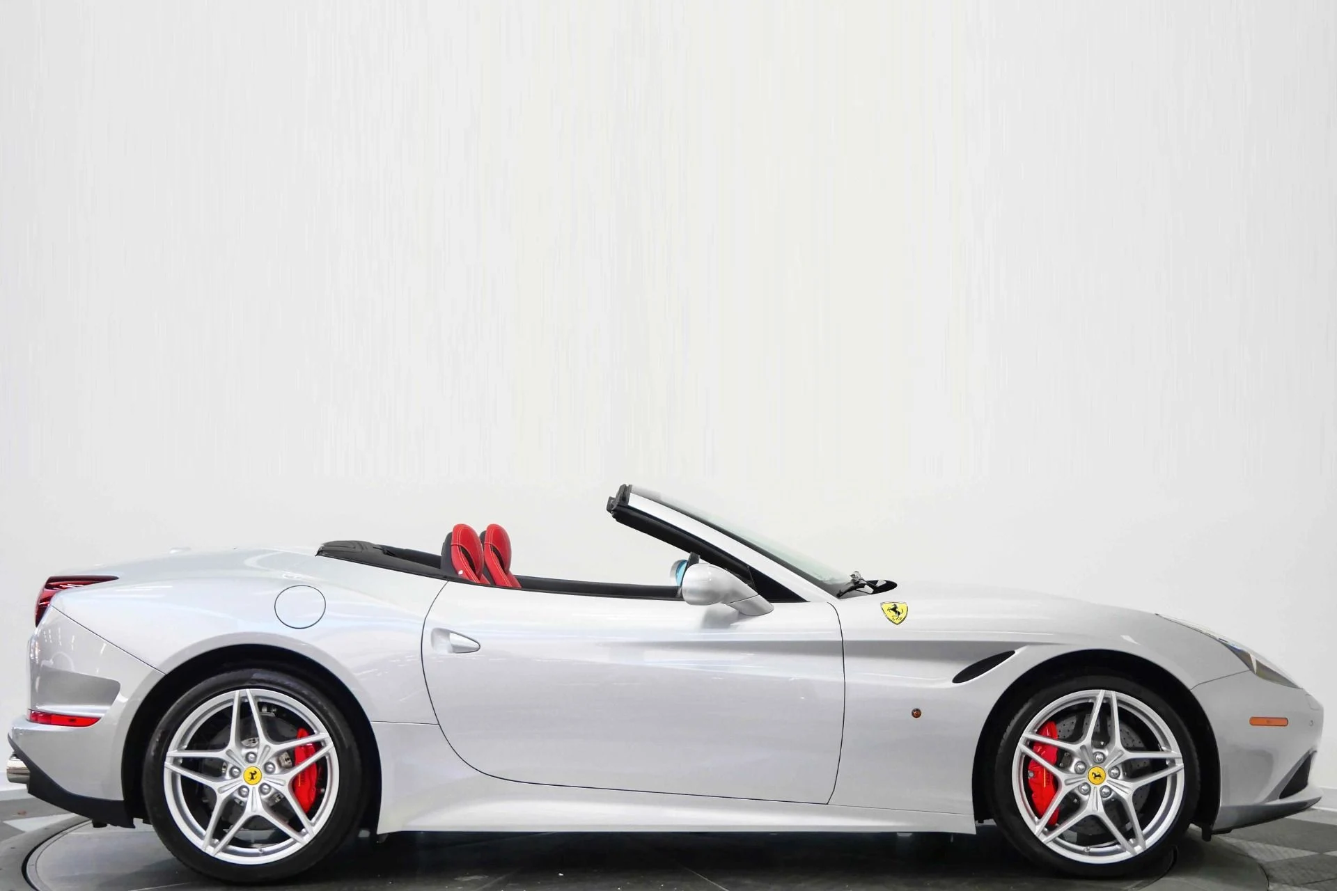 mph001_4177381440_Used_2017_Ferrari_California_T_Extremely_Low_Miles_Ventilated_Seats_Beautiful_1776794649_8315f4cac0