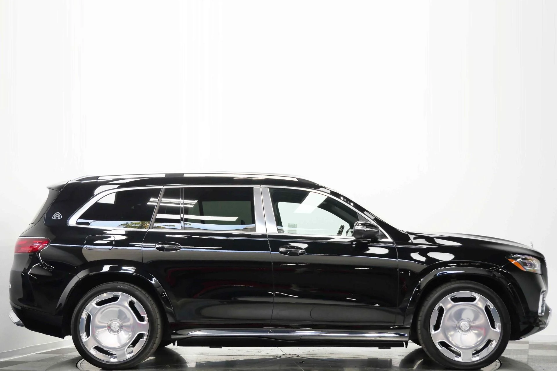 mph001_418293894_Used_2025_Mercedes_Benz_Maybach_GLS_600_4_MATIC_Monoblock_Wheels_4_Seat_Configuration_Rear_Entertainment_1776793710_e84ca60c57