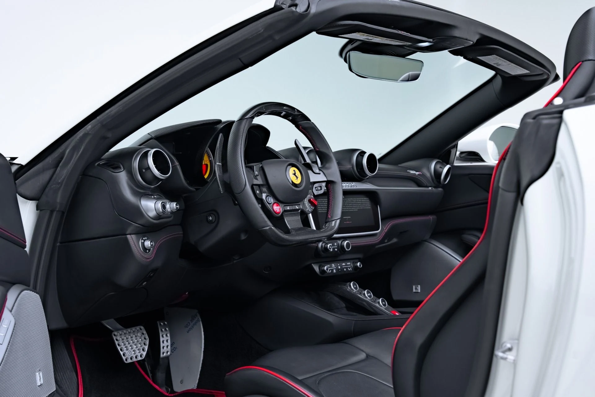 mph001_4183355068_Used_2022_Ferrari_Portofino_M_1773357506_8e20567709