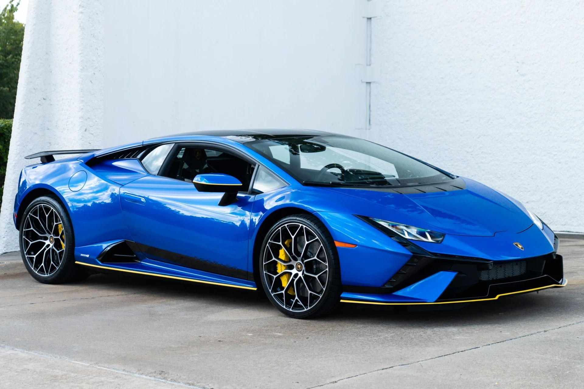 mph001_4195463040_Used_2023_Lamborghini_Huracan_Tecnica_1790706861_e6103f5b97