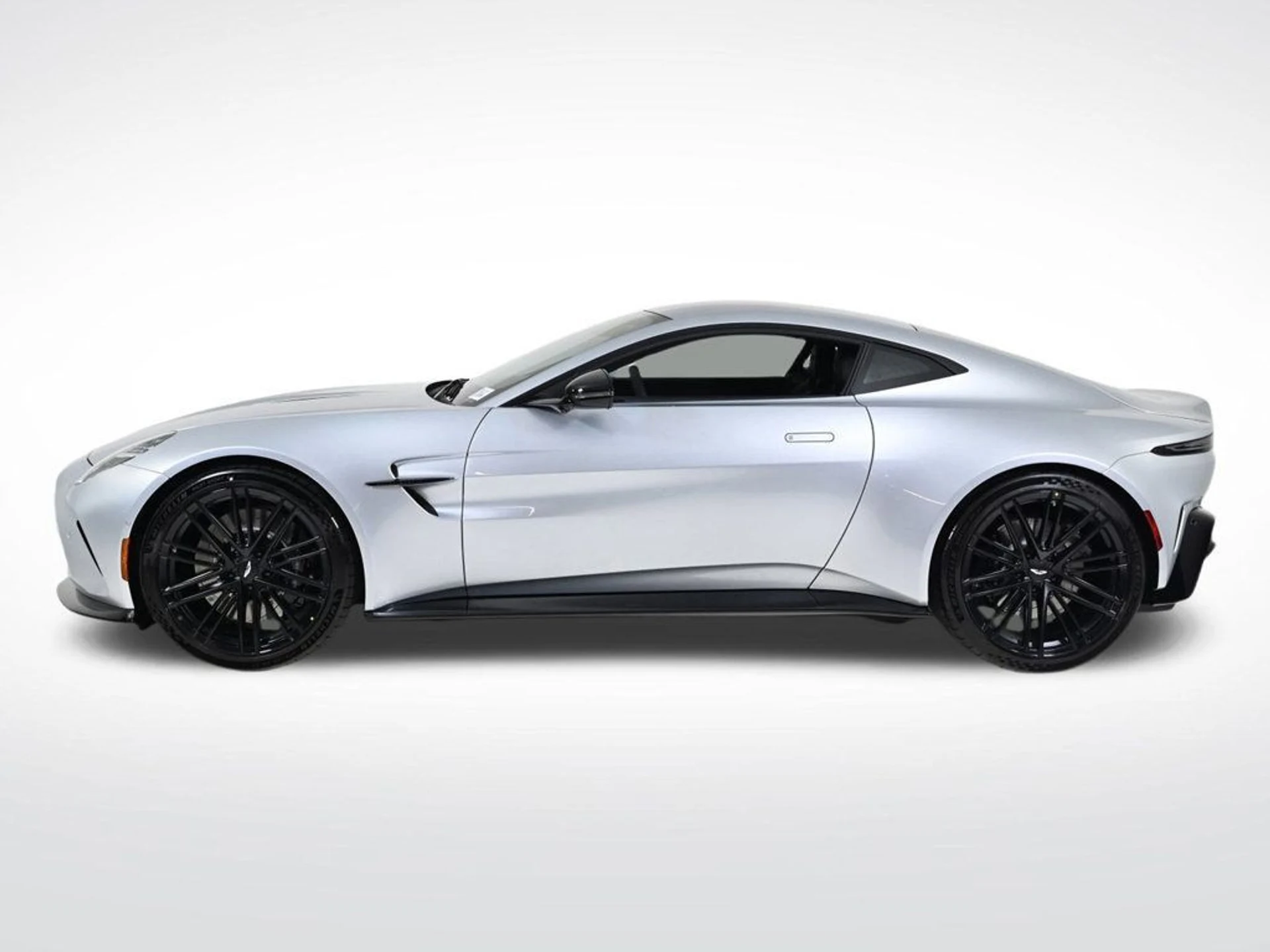 mph001_4201498638_new_2026_aston_martin_vantage_coupe_11350_22934413_2_1024_ee2a95ff08
