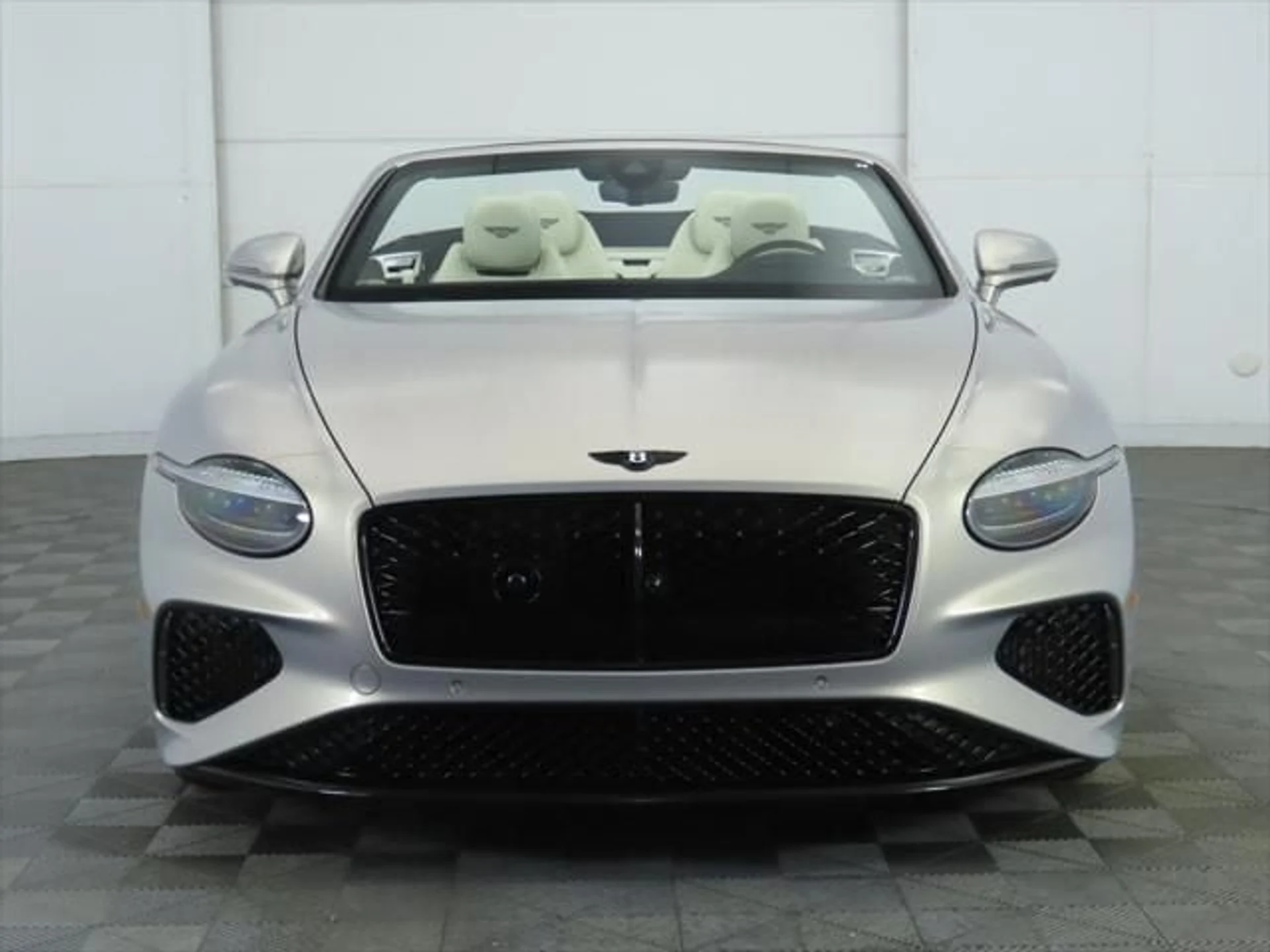 mph001_4212212893_new_2025_bentley_continental_gtblackeditionconvertible_8119_22910189_2_640_d2dbf42b4b