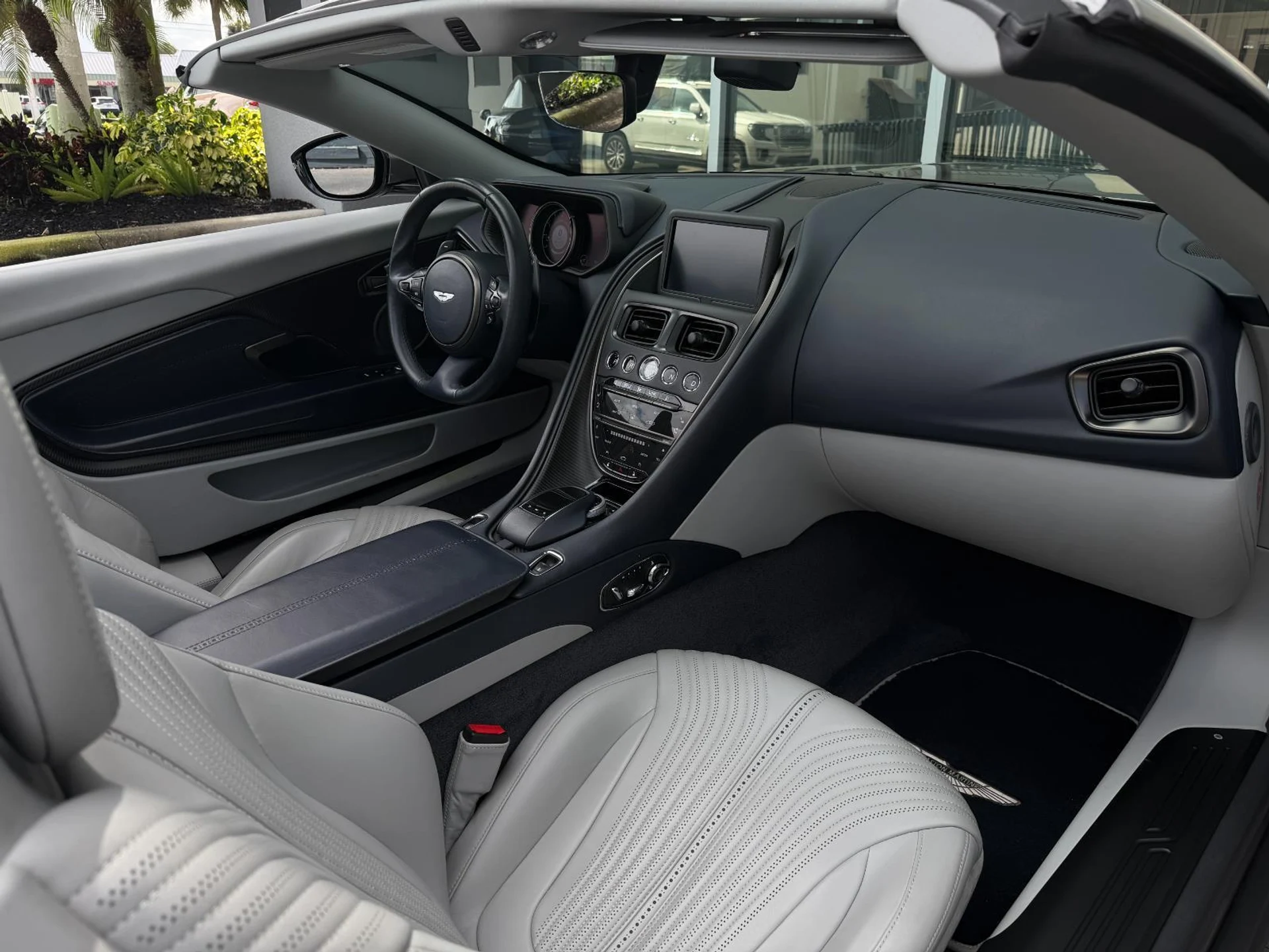 mph001_4218216141_Used_2020_Aston_Martin_DB_11_Volante_1774886691_f0f378a953