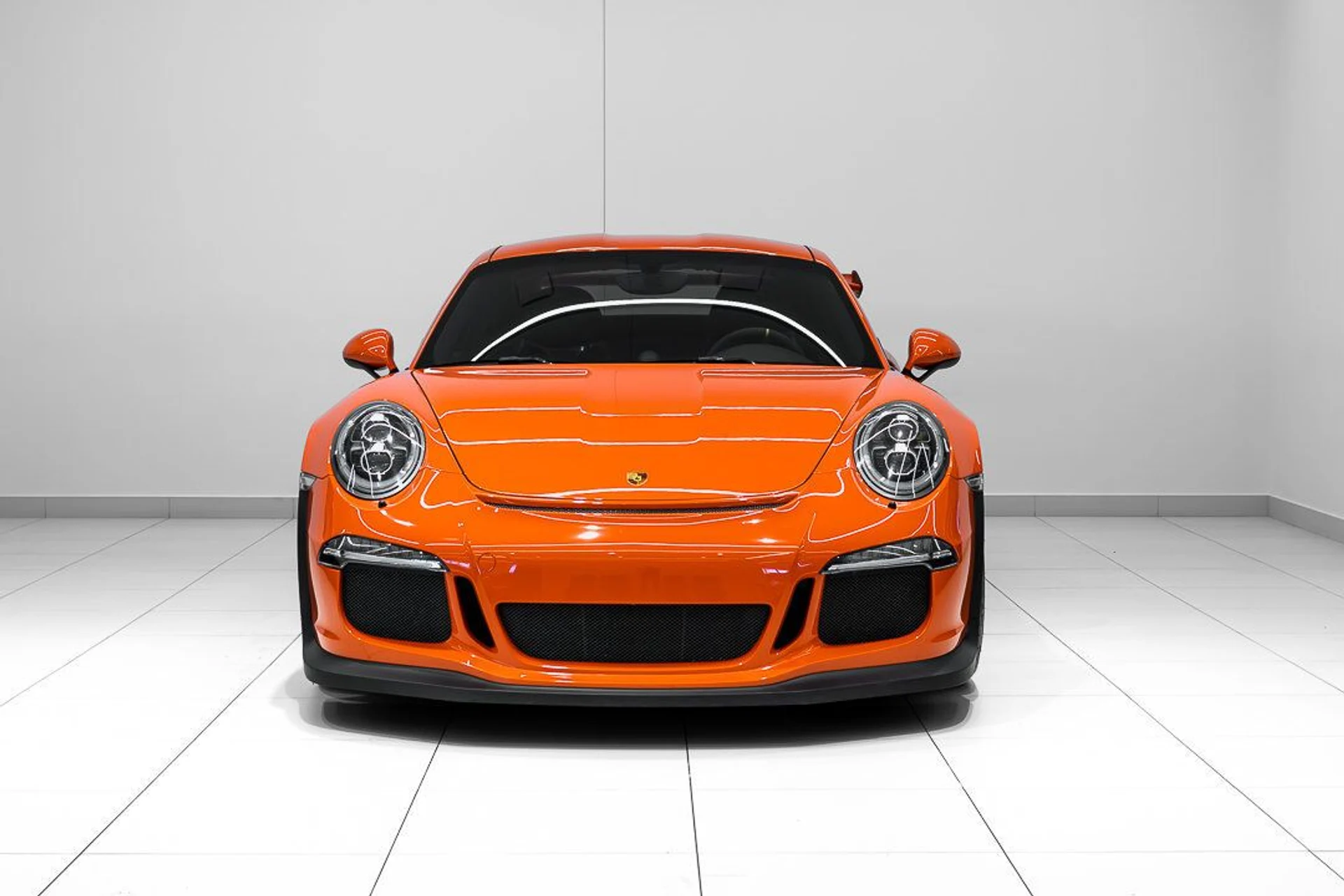 mph001_4219679244_porsche_911_2016_jpg_v_1754355020_b79529efe4