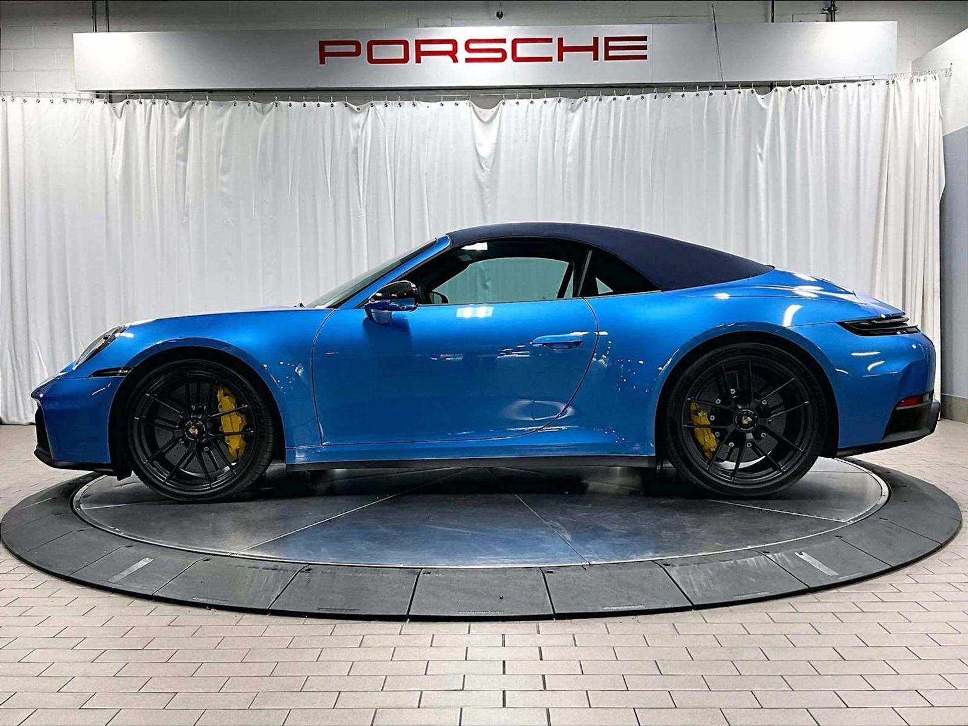 mph001_4222713204_770885e926713a9114b2f102a454e784x_874ff09959