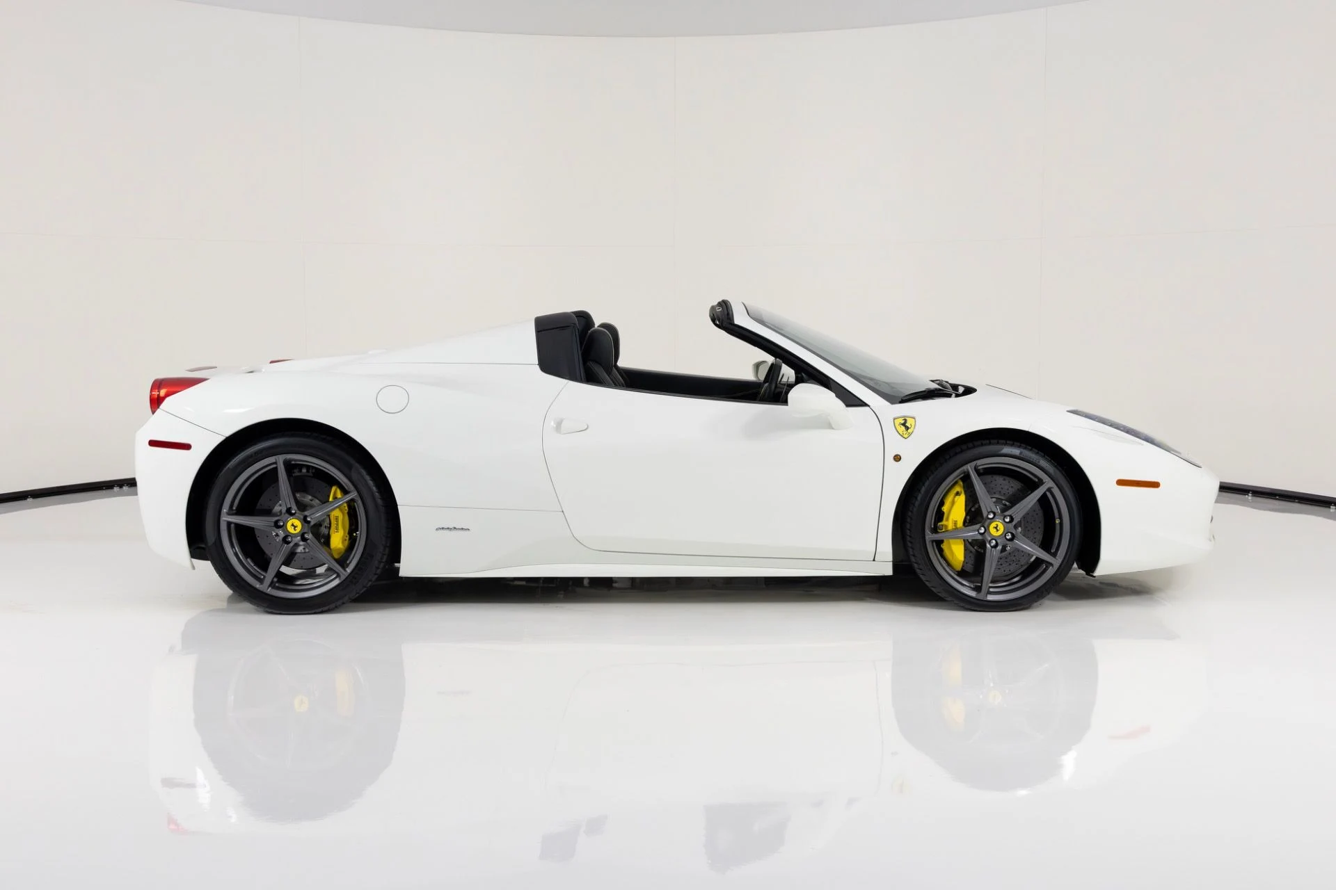 mph001_4224013337_Used_2015_Ferrari_458_Italia_1766013359_ddf5d60e74