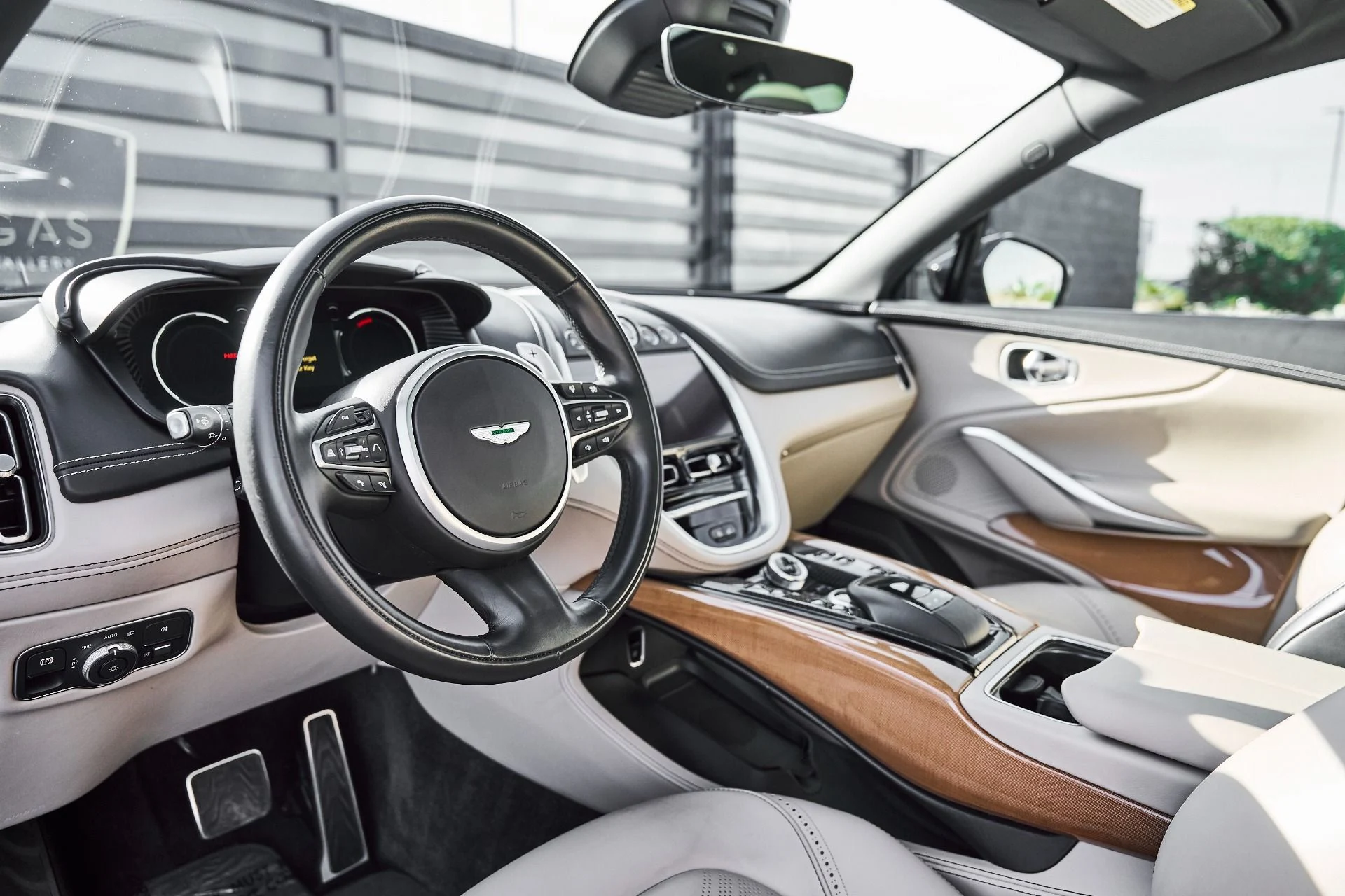 mph001_4231916435_Used_2023_Aston_Martin_DBX_707_1774652335_3361236bb6