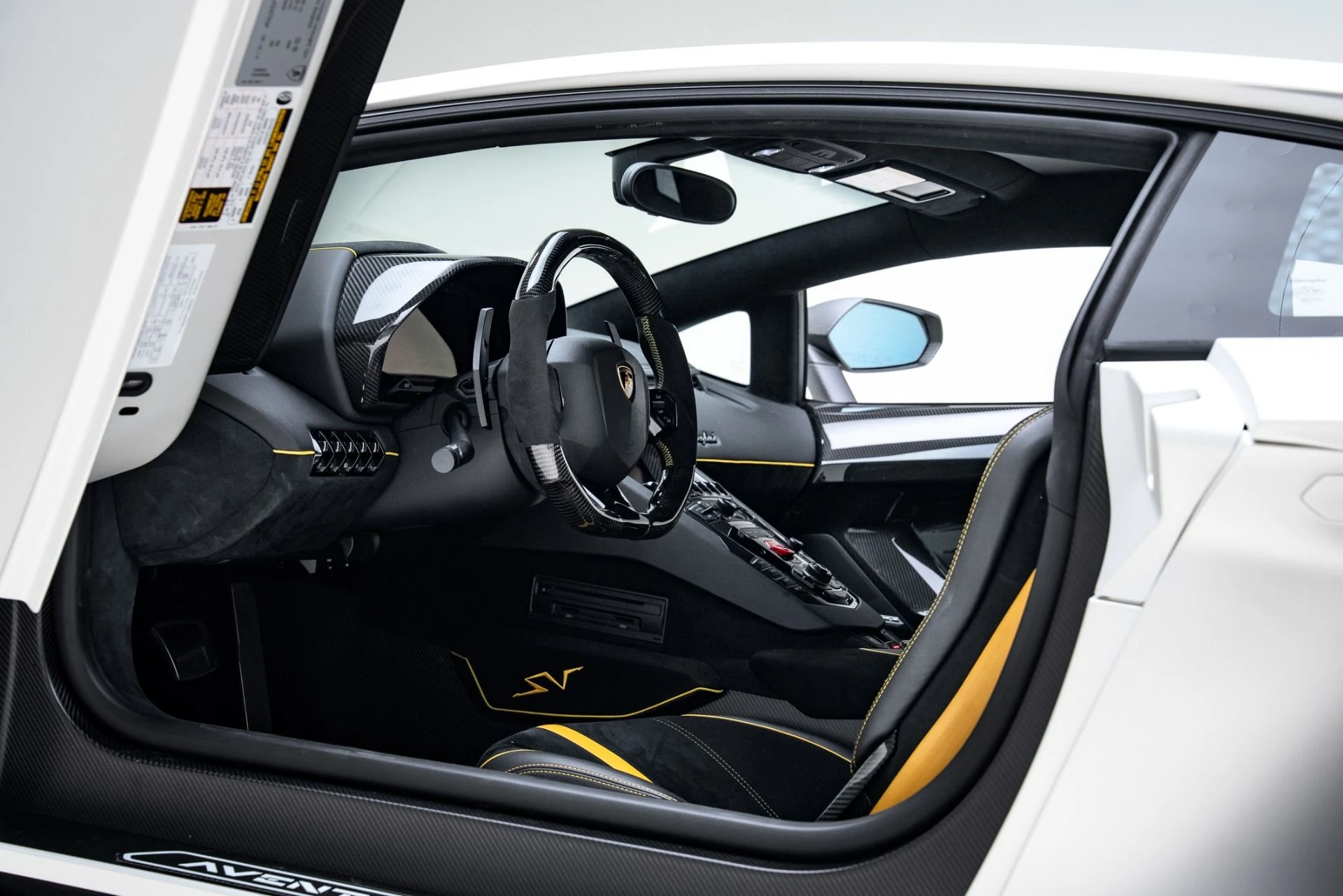 mph001_4241210716_Used_2016_Lamborghini_Aventador_SV_1775078140_5e154e26d1