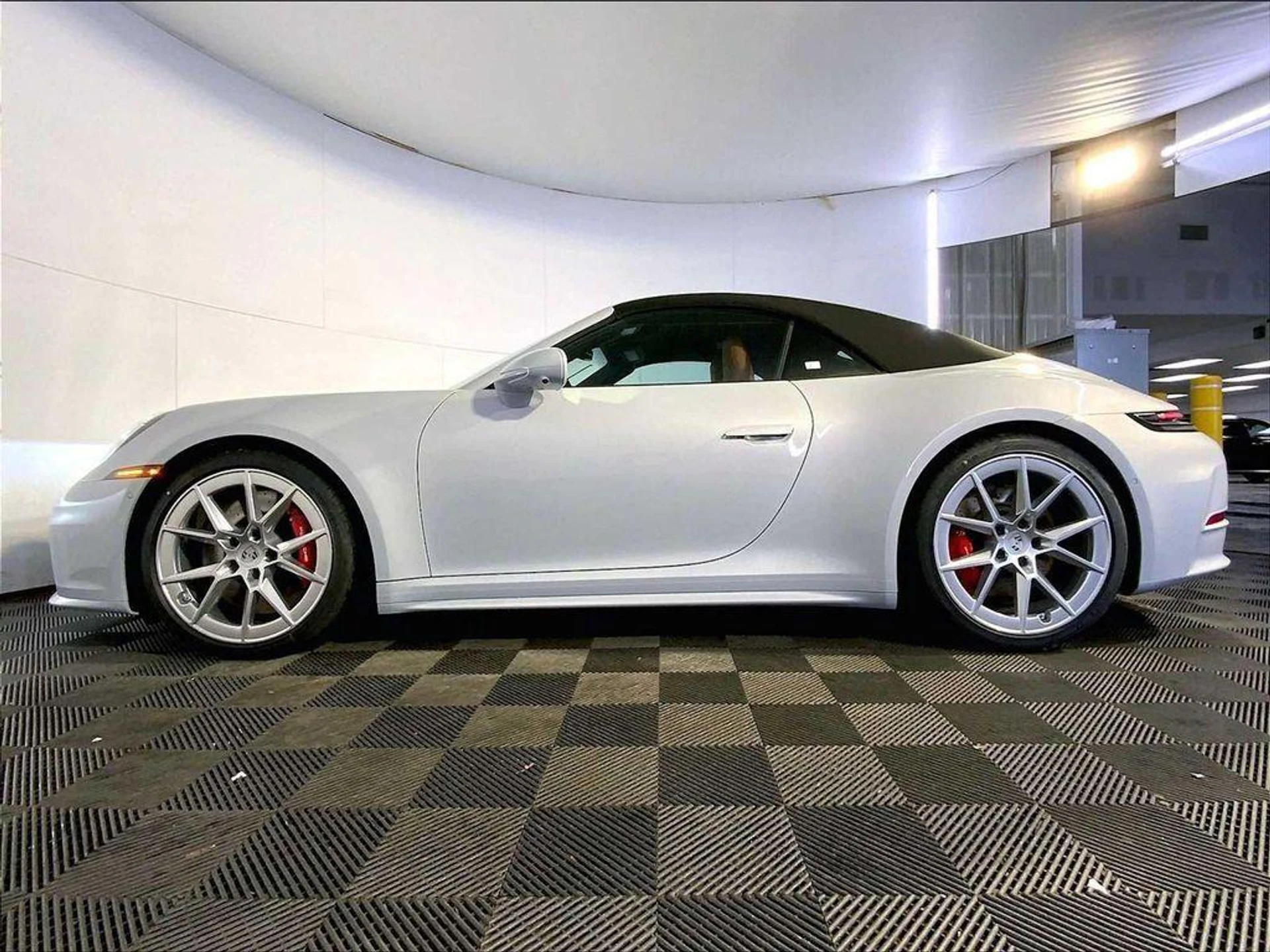 mph001_4241625145_U01_Ylray_MN_Oj_Gg_V1_JQ_160b0_Dg_OE_e3275ffc9b