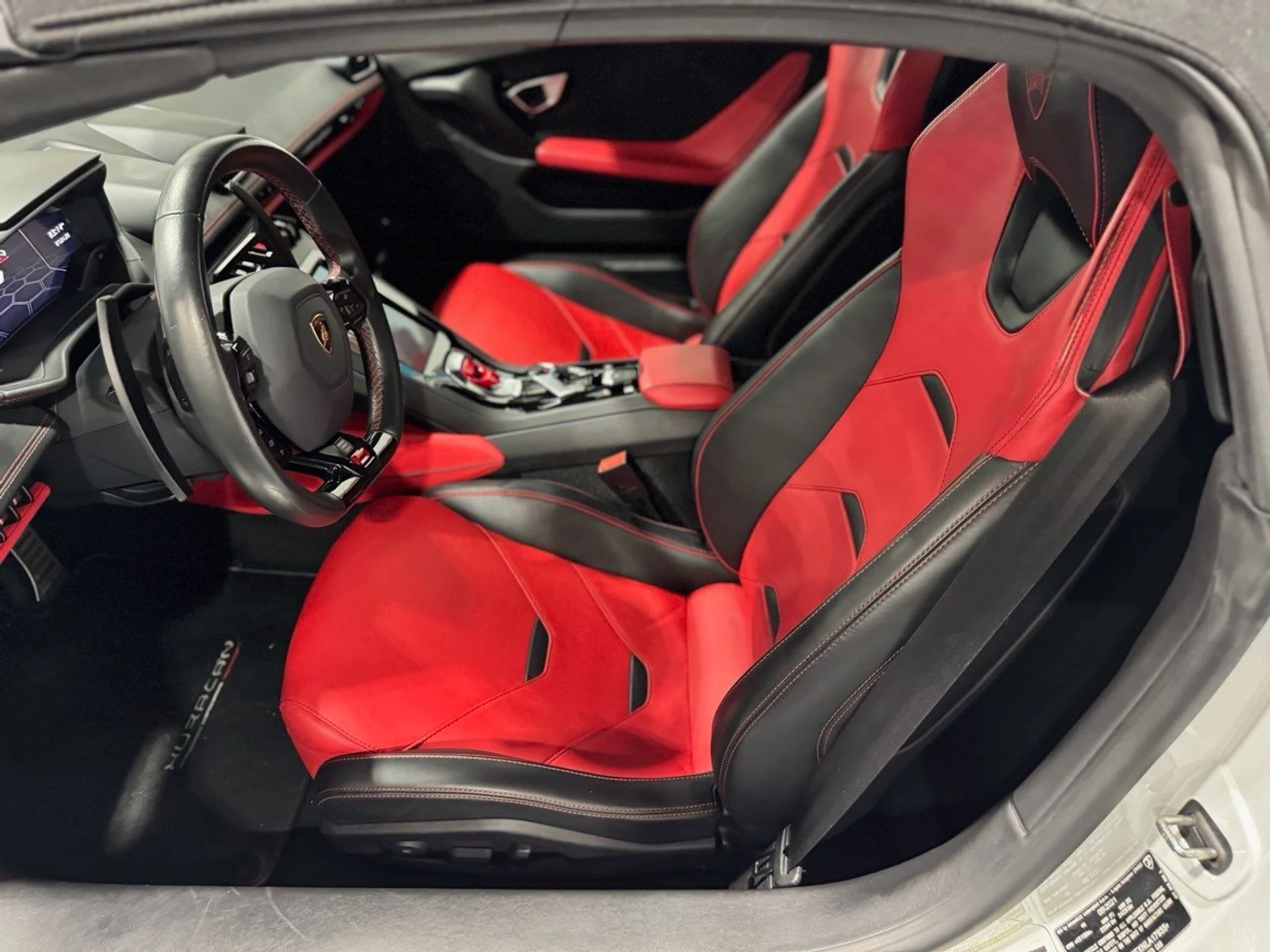 mph001_4244777813_Used_2022_Lamborghini_Huracan_EVO_Spyder_1762276822_f37813d360