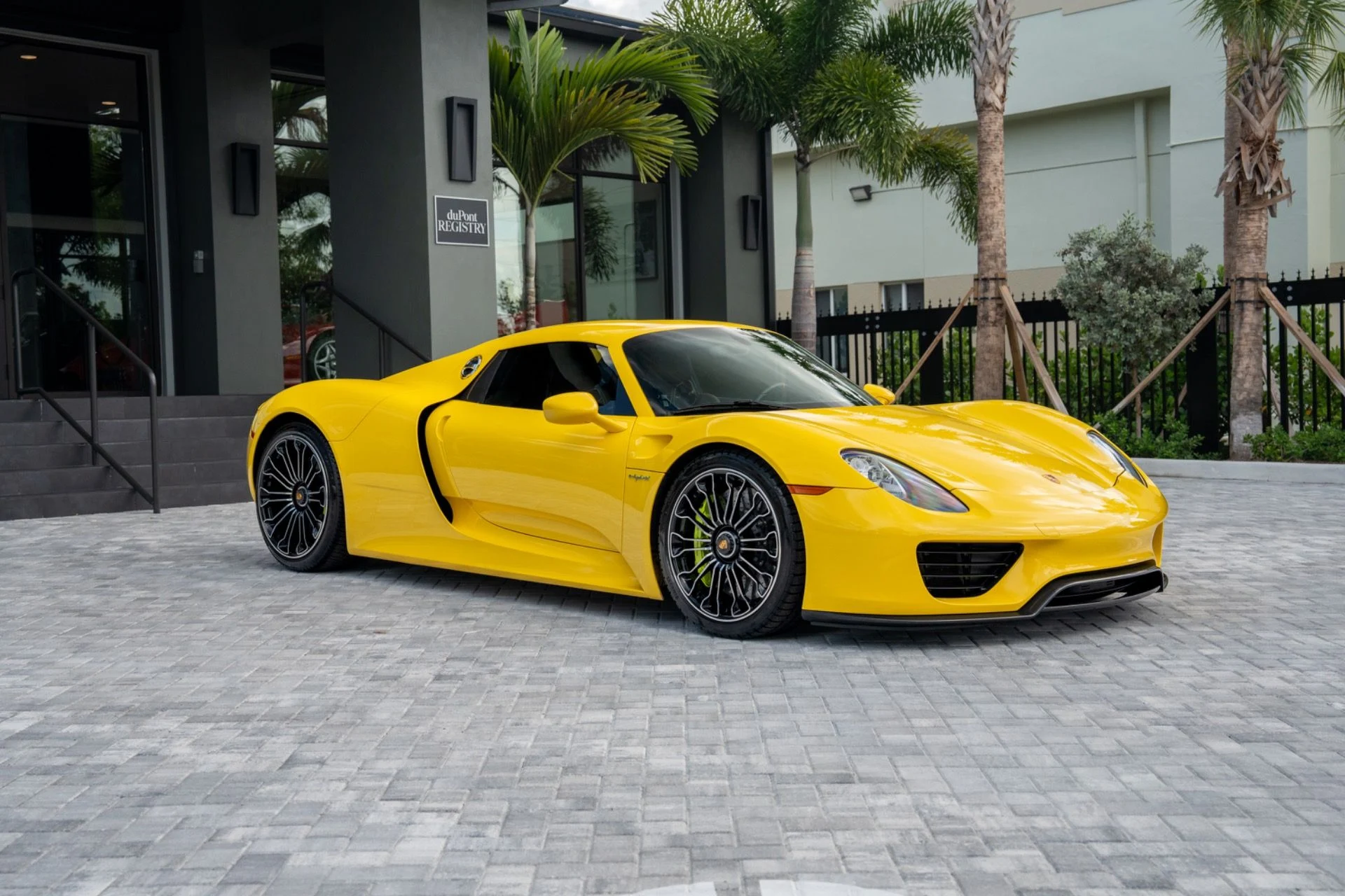 mph001_4253164248_Used_2015_Porsche_918_Spyder_1782406312_0fee14b56f