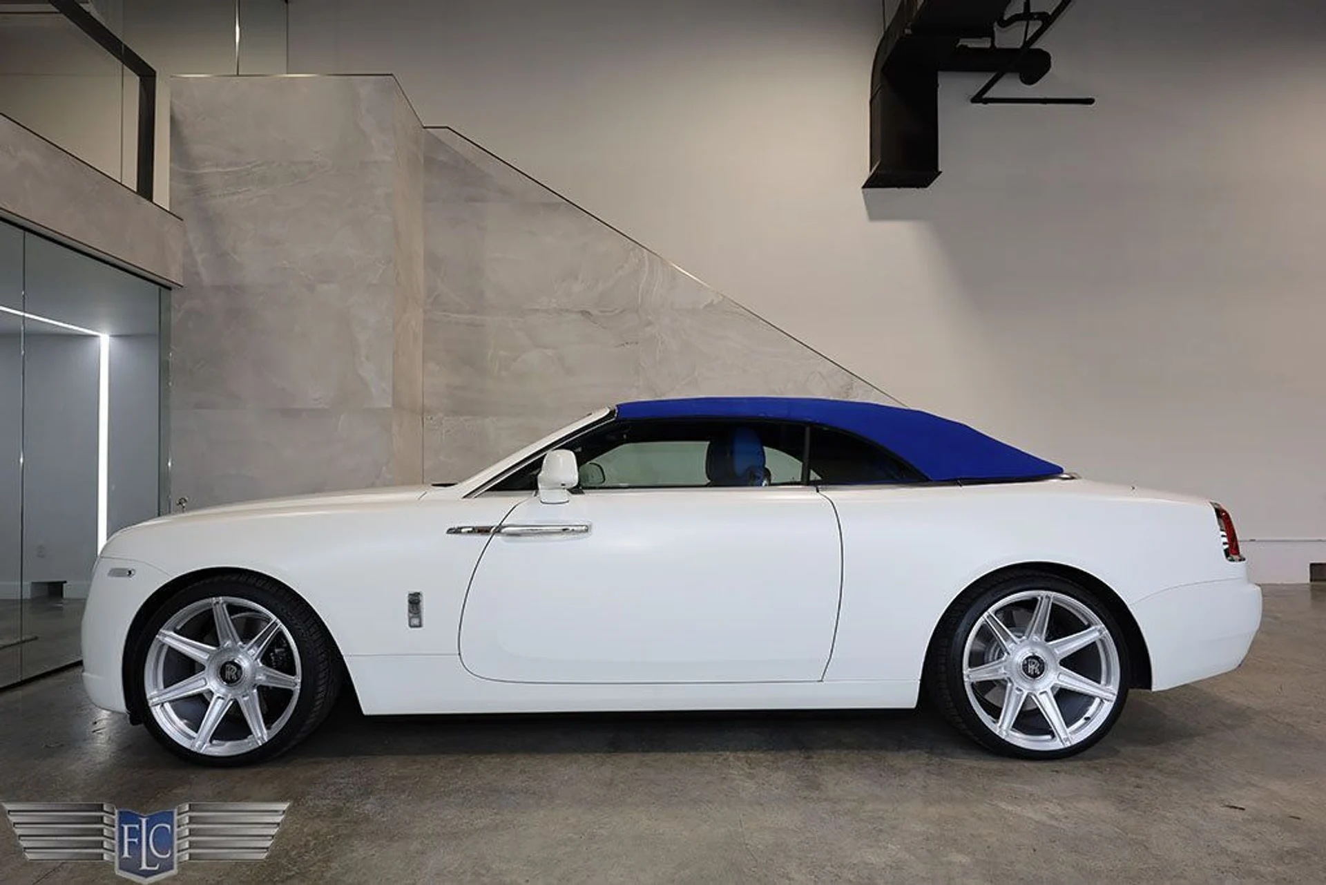 mph001_4254070295_used_2020_rolls_royce_dawn_convertible_9689_22662057_2_1024_7a5c84c096