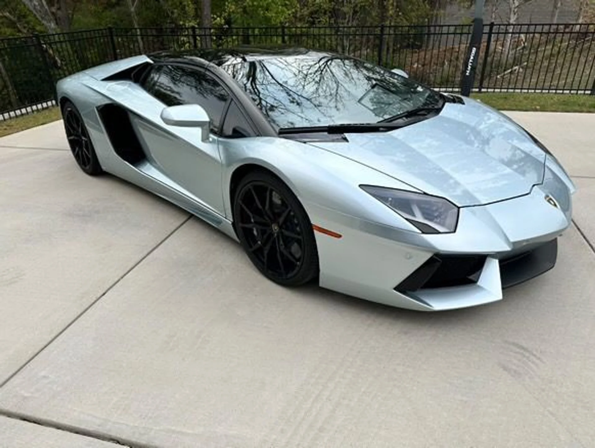 mph001_4257295019_Used_2013_Lamborghini_Aventador_LP_700_4_1760373122_f35c0ee34e