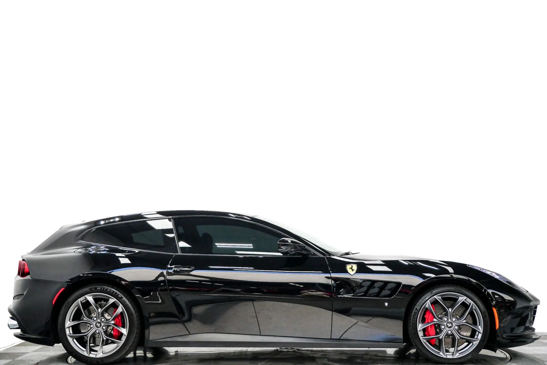 mph001_4261302896_Used_2019_Ferrari_GTC_4_Lusso_T_Leather_and_Alcantara_Interior_Heated_and_Ventilated_Seats_1786464735_efb978e280