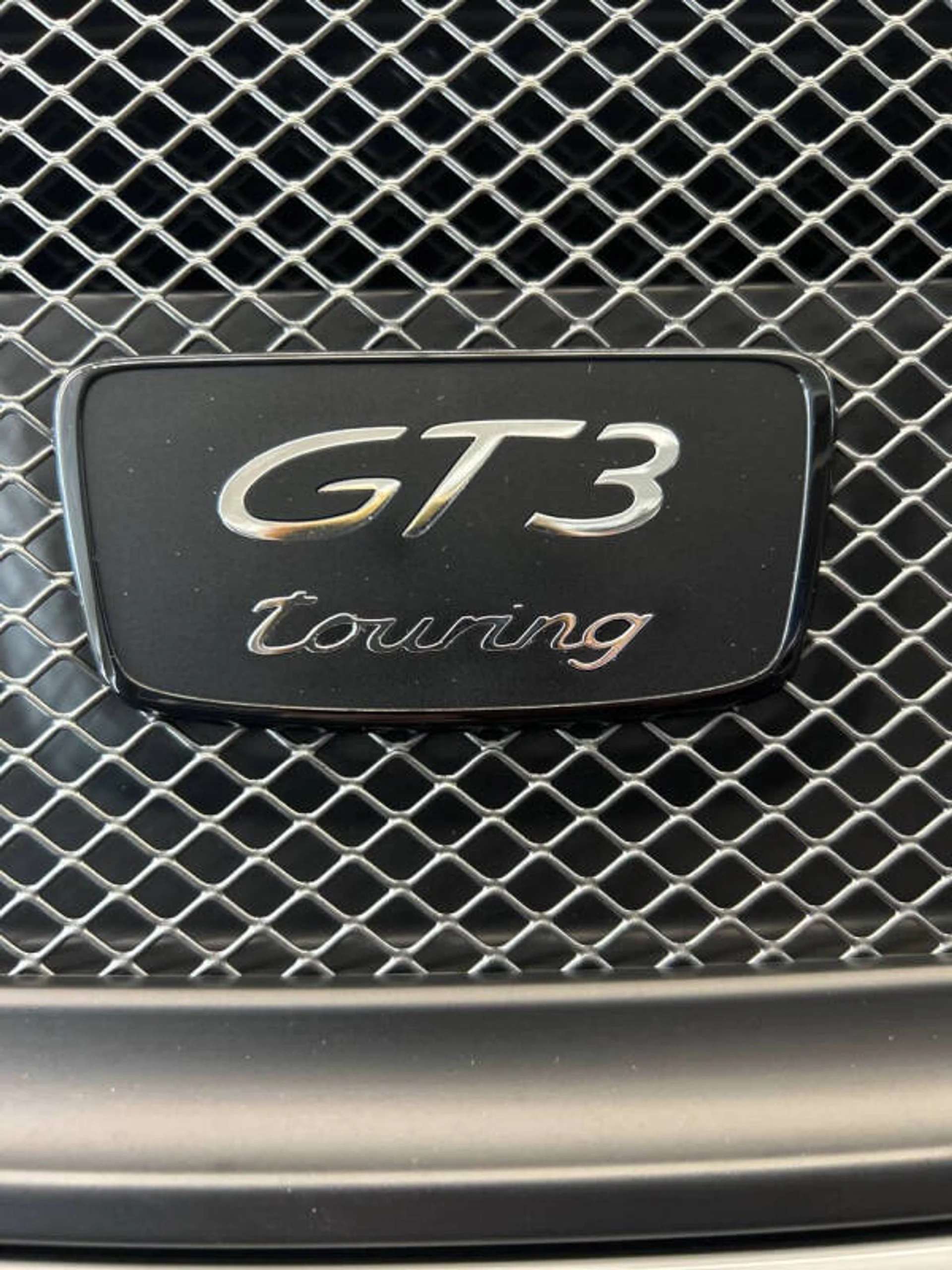 mph001_4264404100_2018_porsche_911_gt3_2dr_coupe_b55c8bf02d