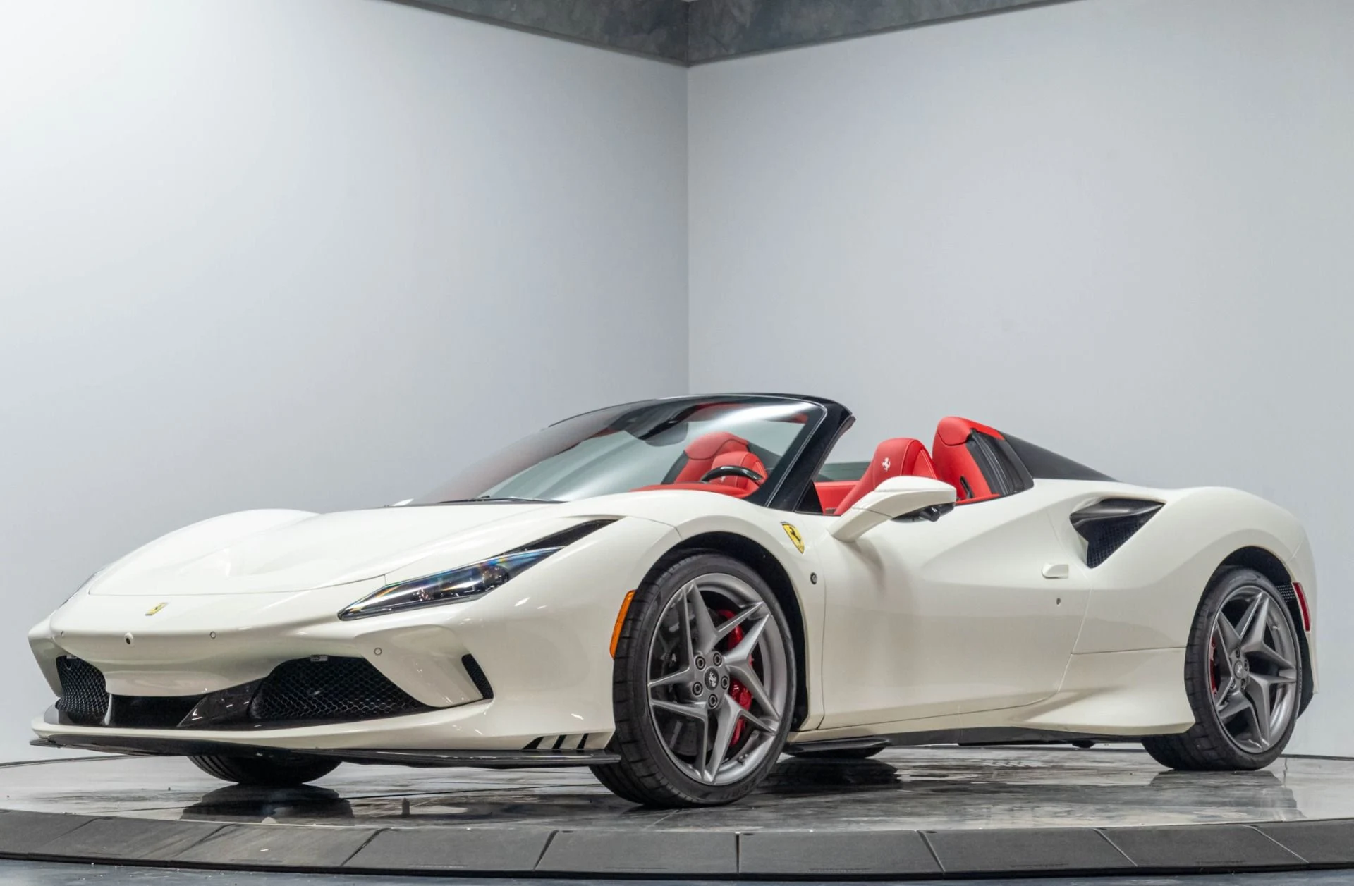mph001_4272391795_Used_2021_Ferrari_F8_Spider_Base_1786140281_c1a8caa41a
