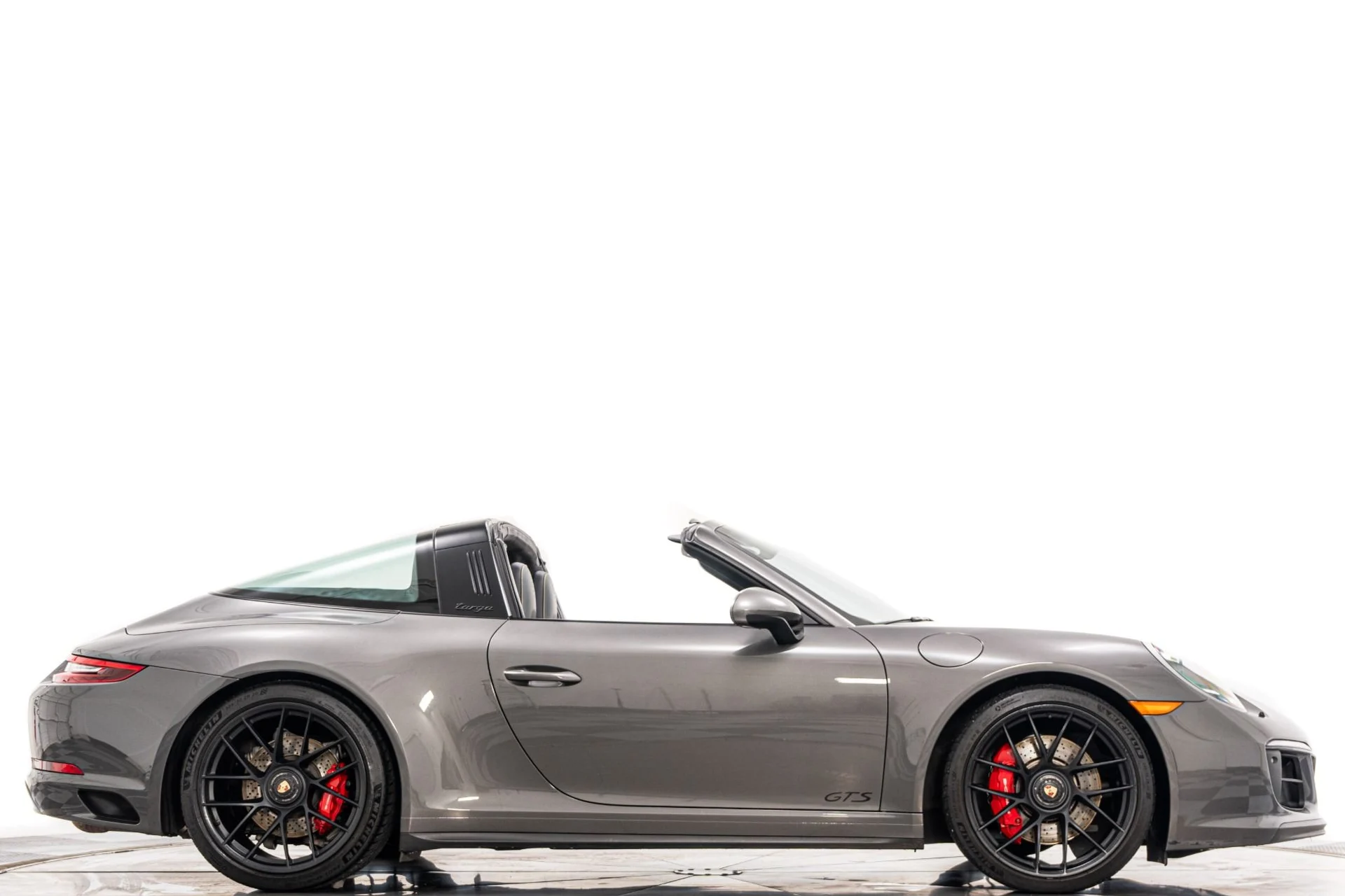 mph001_4277317534_Used_2018_Porsche_911_Targa_4_GTS_1781794965_7ba5ccedba