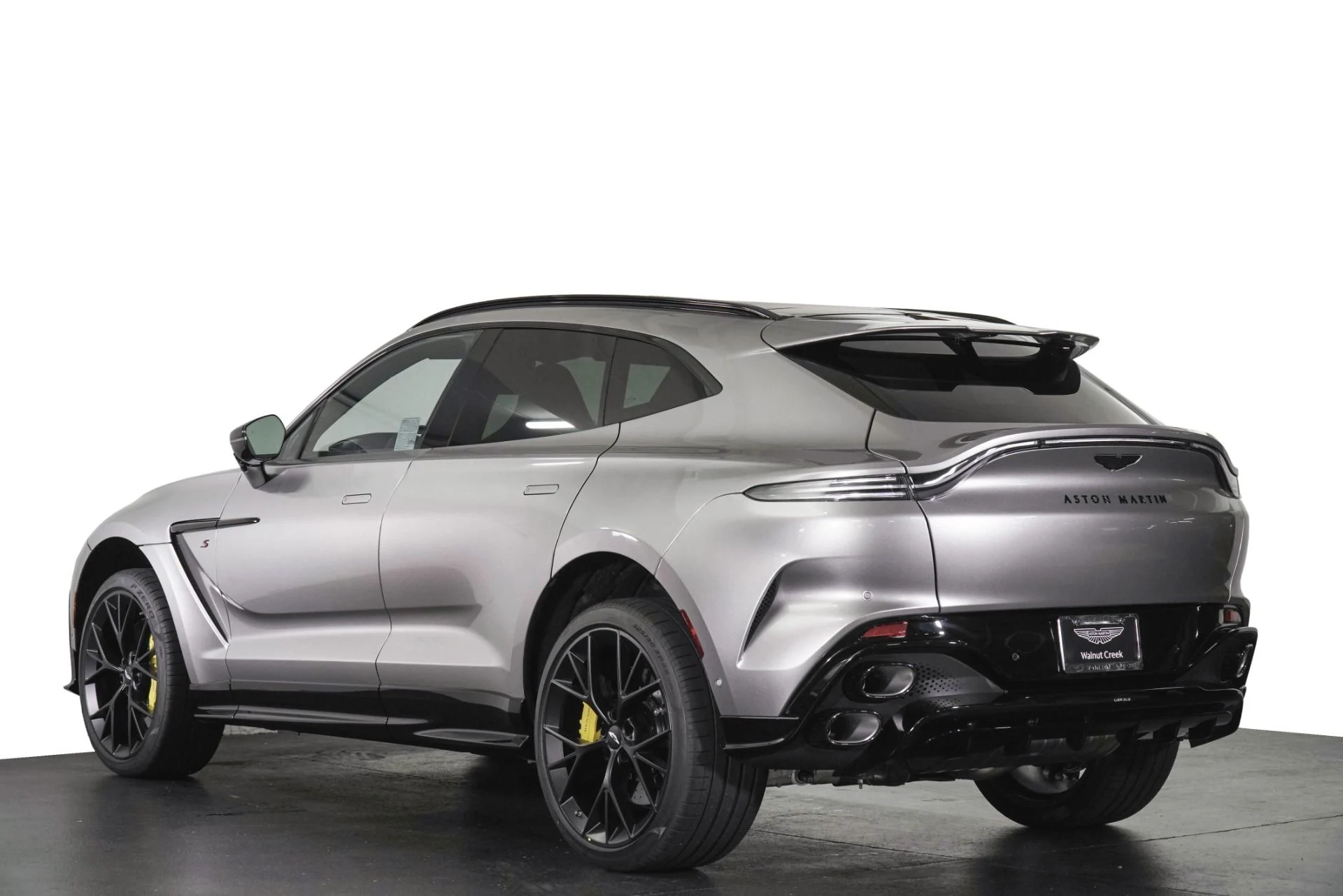 mph001_4287899326_New_2026_Aston_Martin_DBX_S_1790660353_63764a1e1a