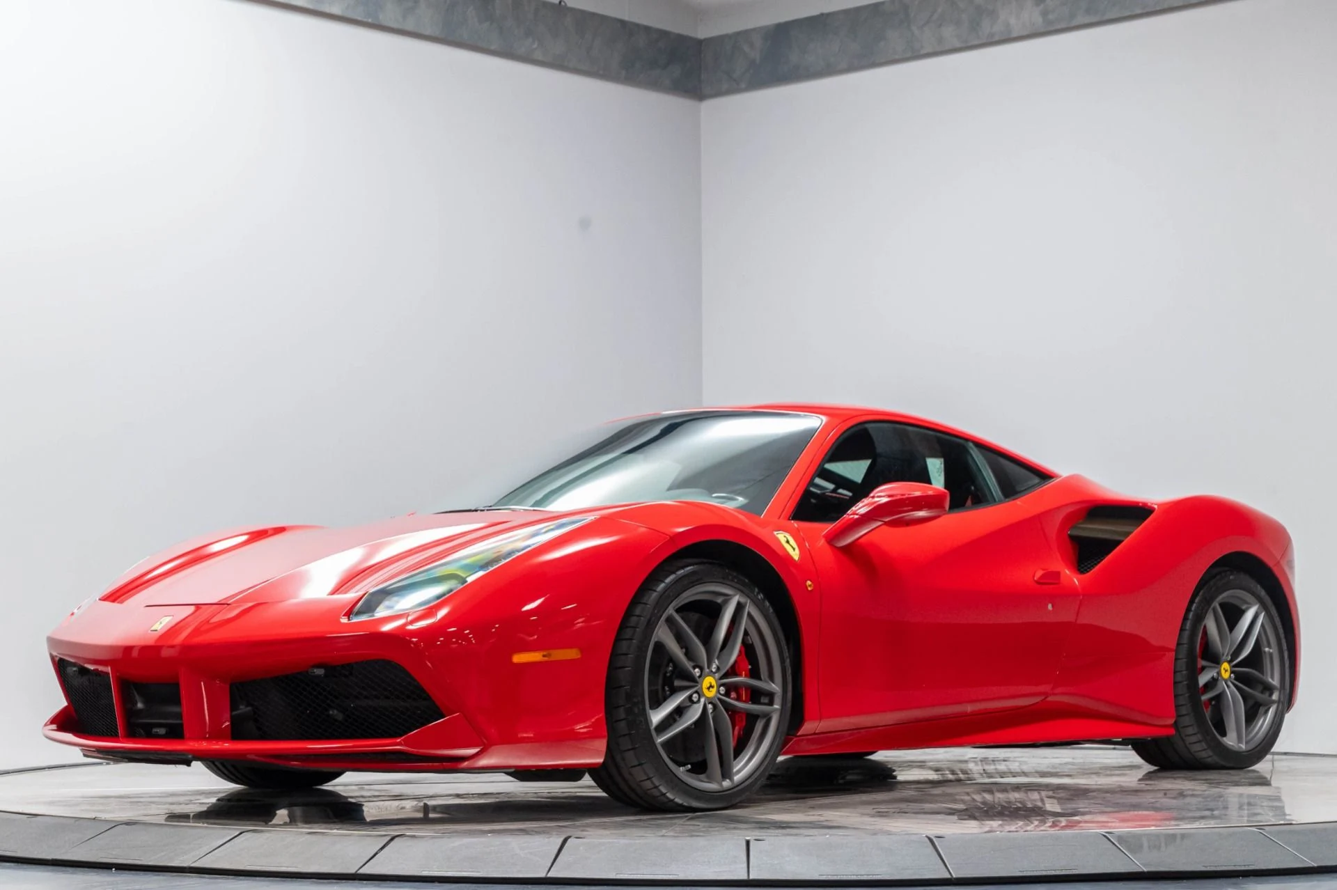 mph001_435886288_Used_2018_Ferrari_488_GTB_1786120239_9334760847