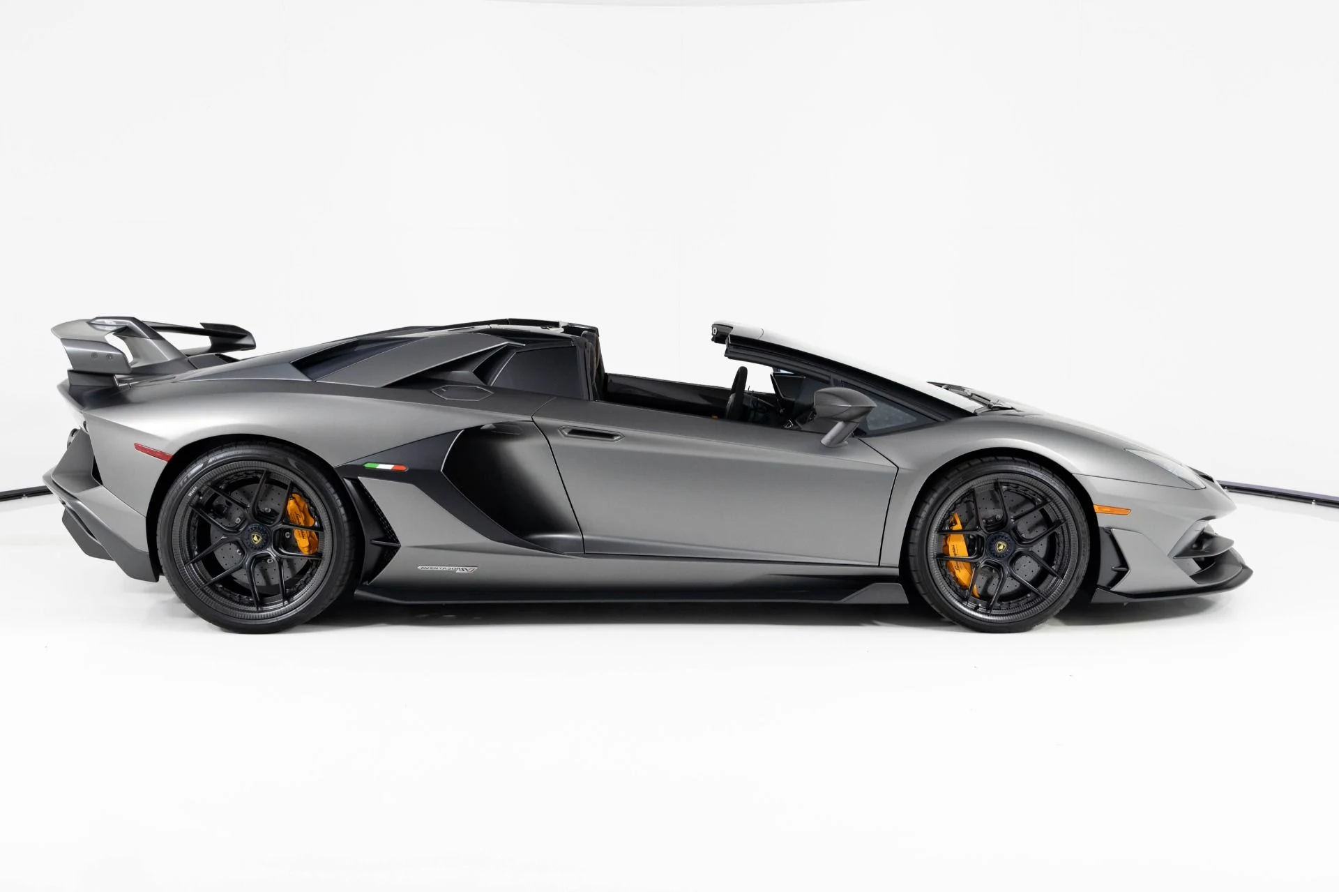 mph001_436326430_Used_2020_Lamborghini_Aventador_SVJ_1768952736_3ebd2320d2