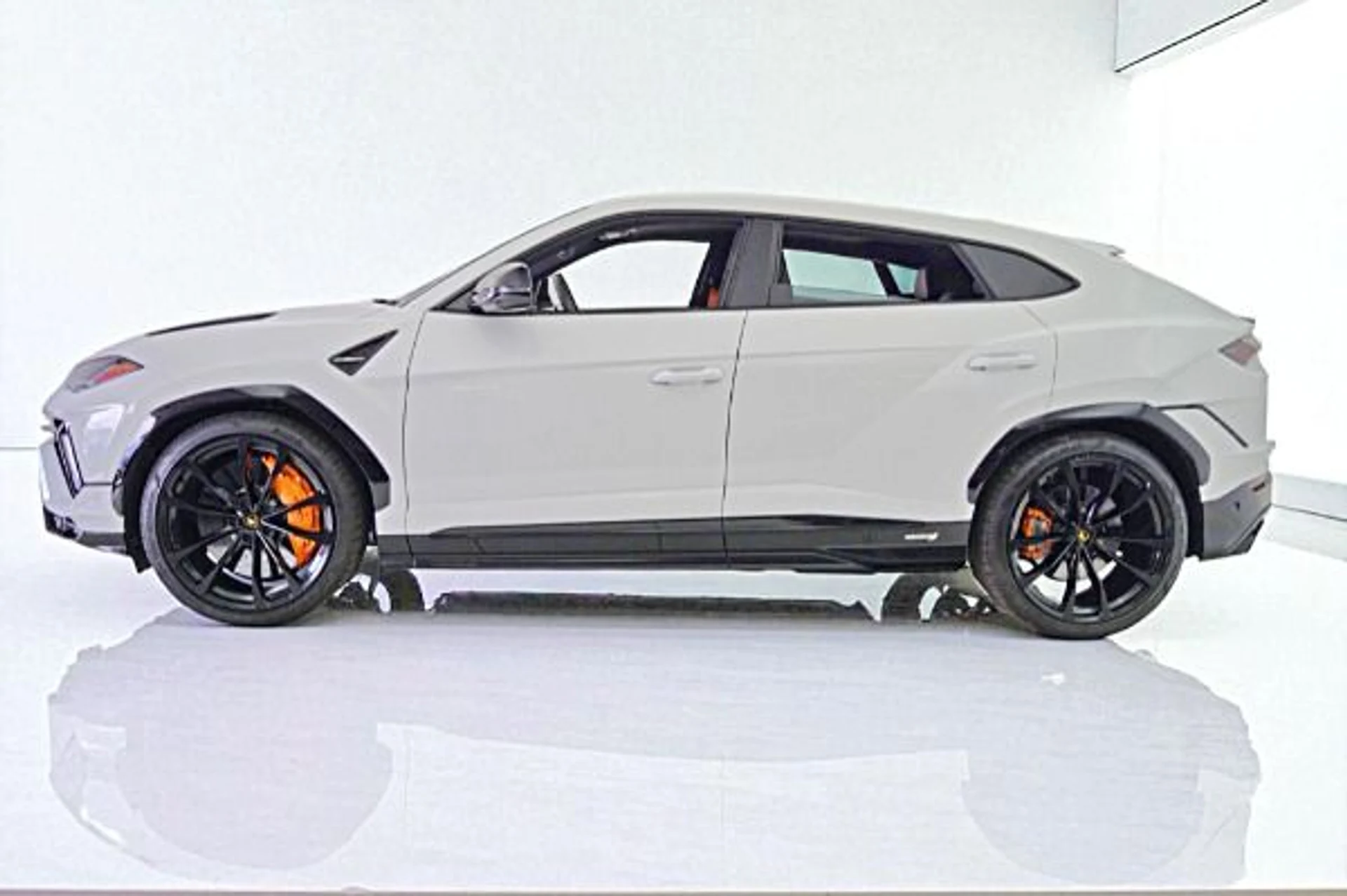 mph001_438642077_Used_2024_Lamborghini_Urus_SLEASE_OPTIONS_AVAILABLE_f6fd7a94dc