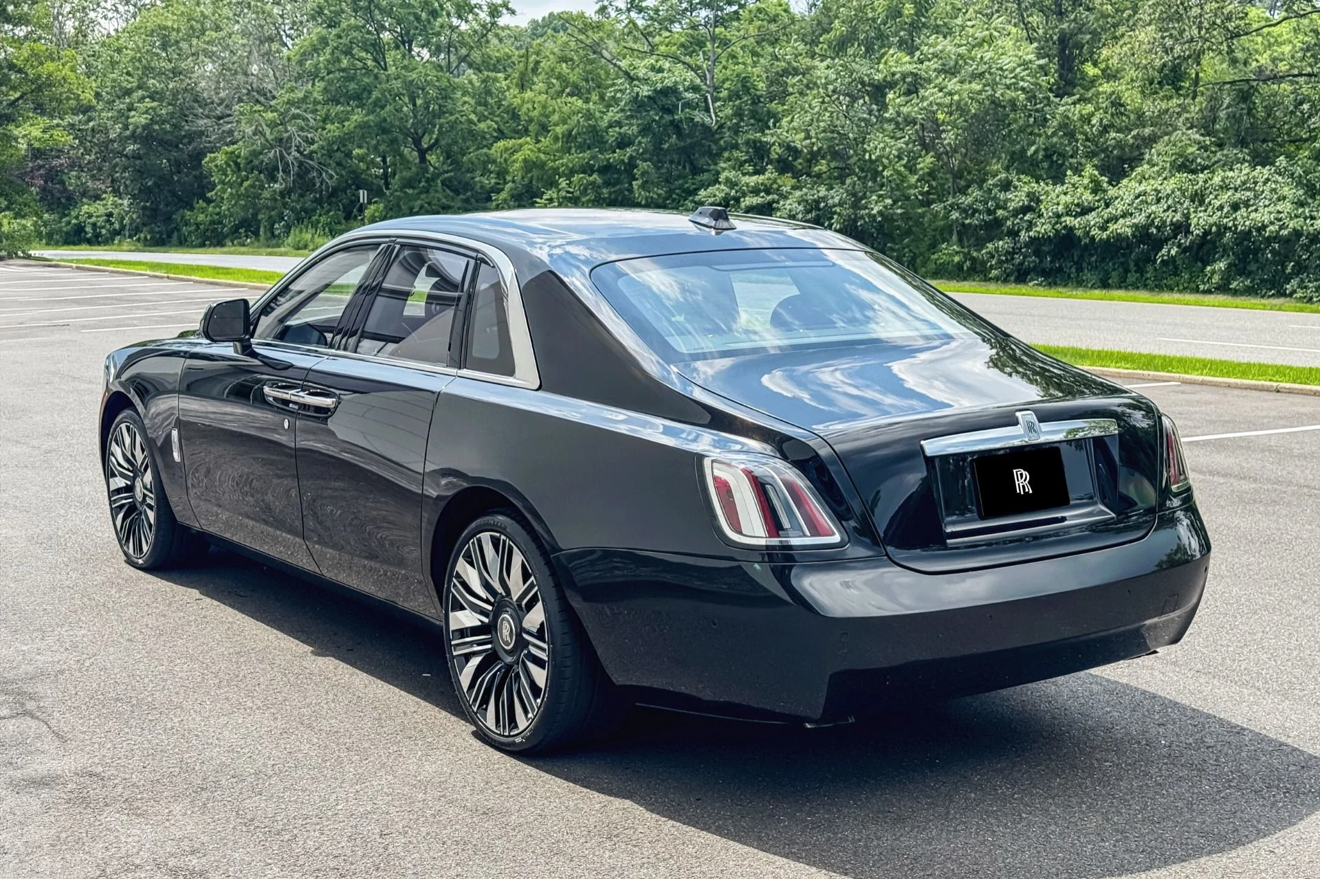 mph001_448790704_Used_2025_Rolls_Royce_Ghost_1764086548_8a97755f5d