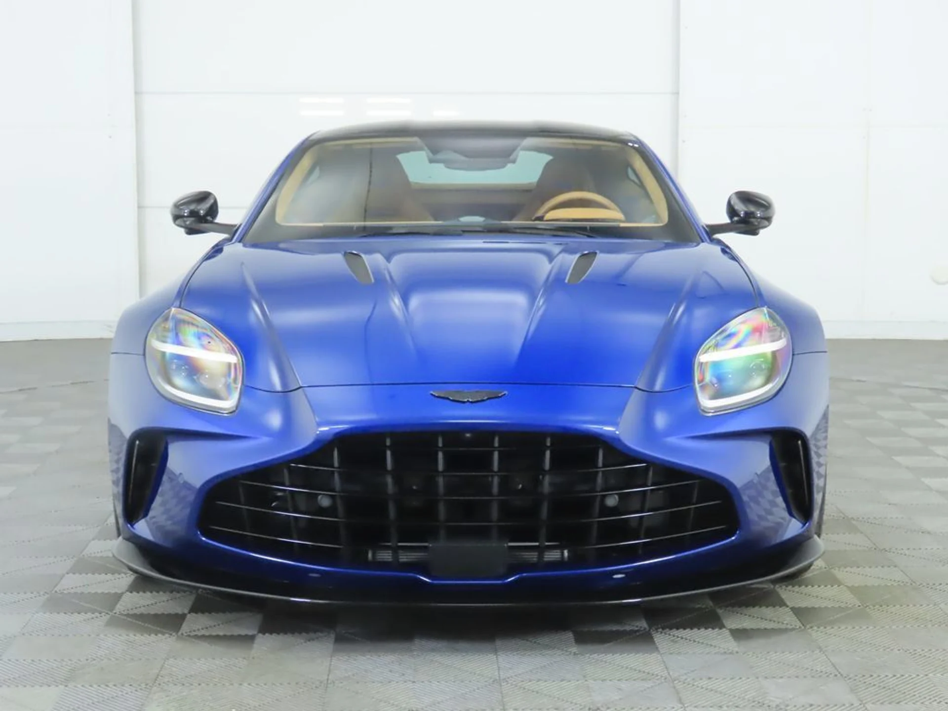 mph001_450664036_used_2025_aston_martin_vantage_coupe_8119_22982466_2_1024_e649f2d7cd