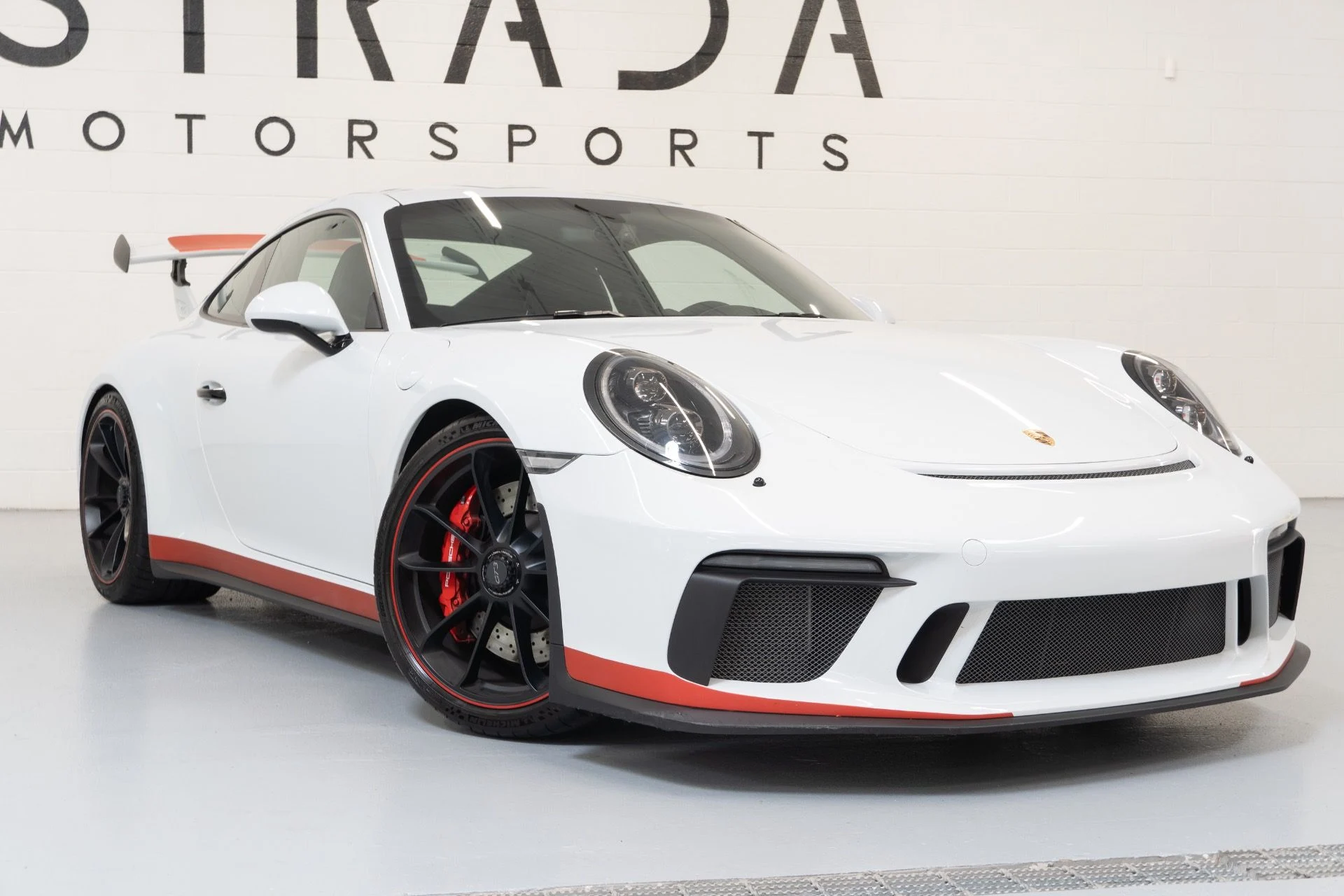 mph001_453032450_Used_2018_Porsche_911_GT_3_1756318180_4988f410a3